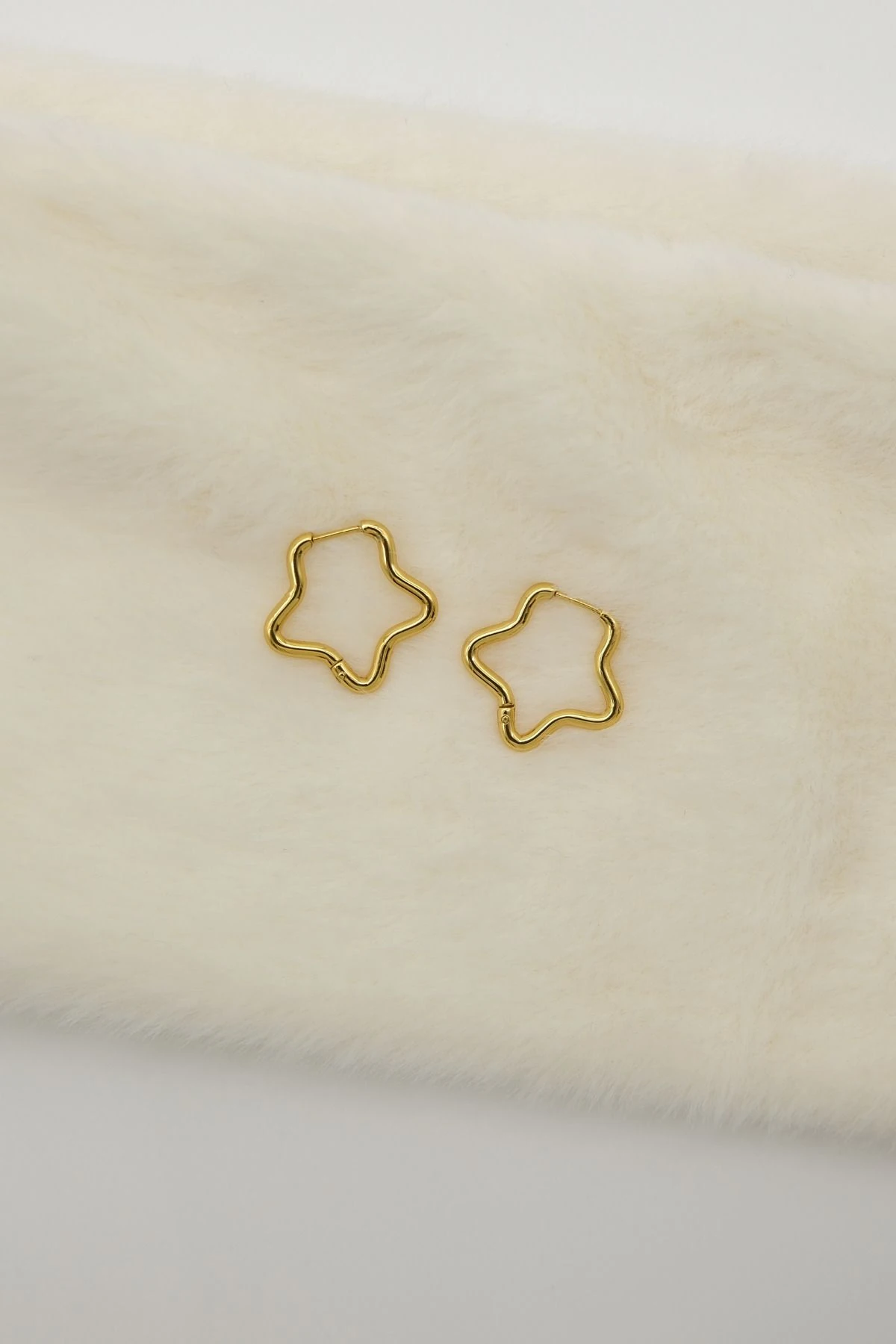 Gold Renk 5Köşe Çelik Küpe