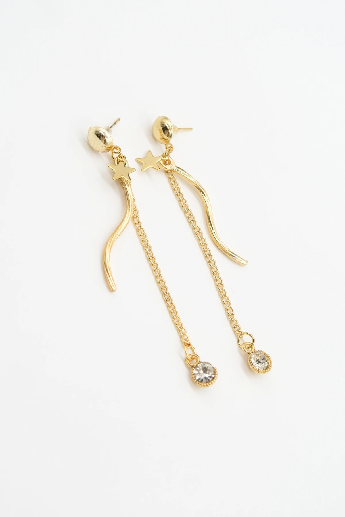 Taş Sallantılı Yıldız Detaylı Gold Renk Küpe