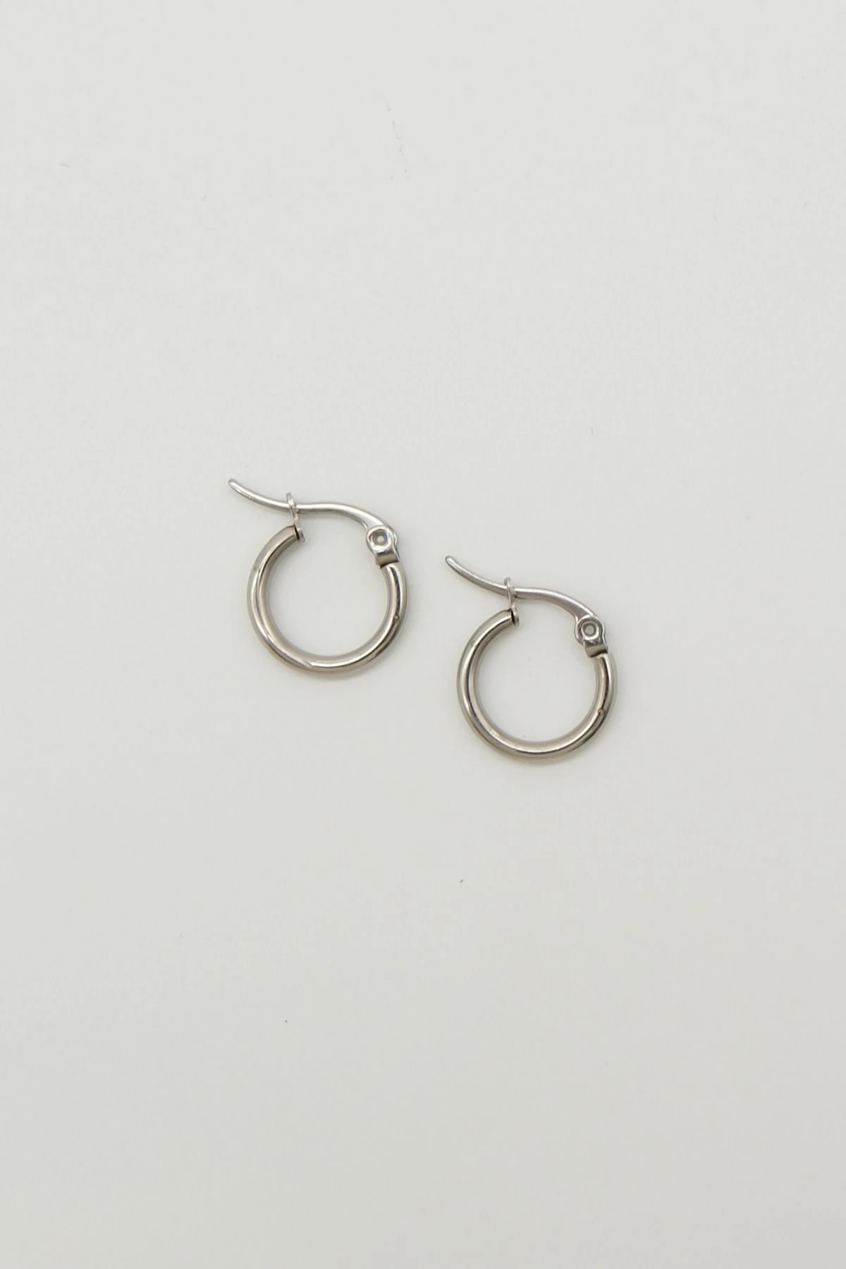 Gümüş Renk 20 ml Çelik Halka Küpe