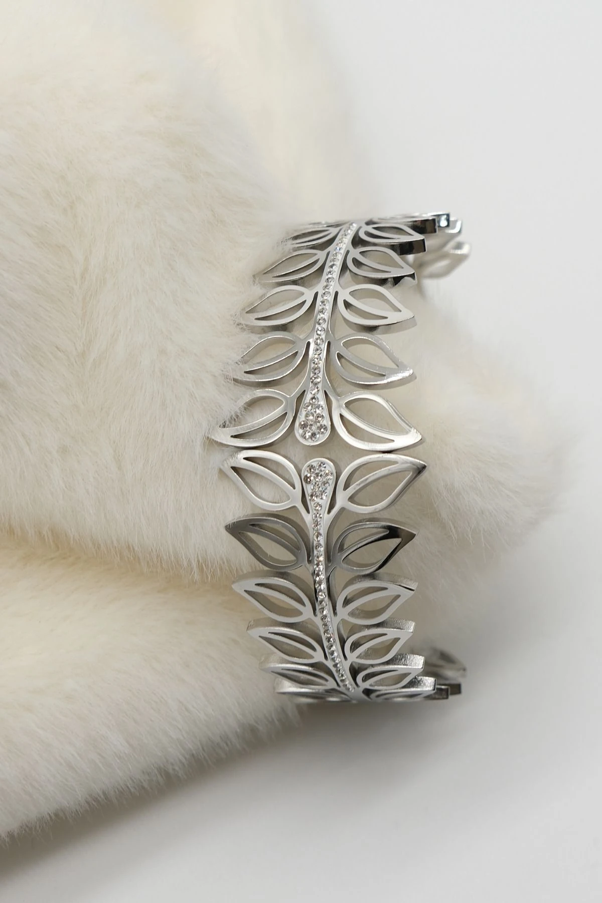 Gümüş Renk  Yaprak Model Zirkon Taşlı  Kelepçe Bileklik