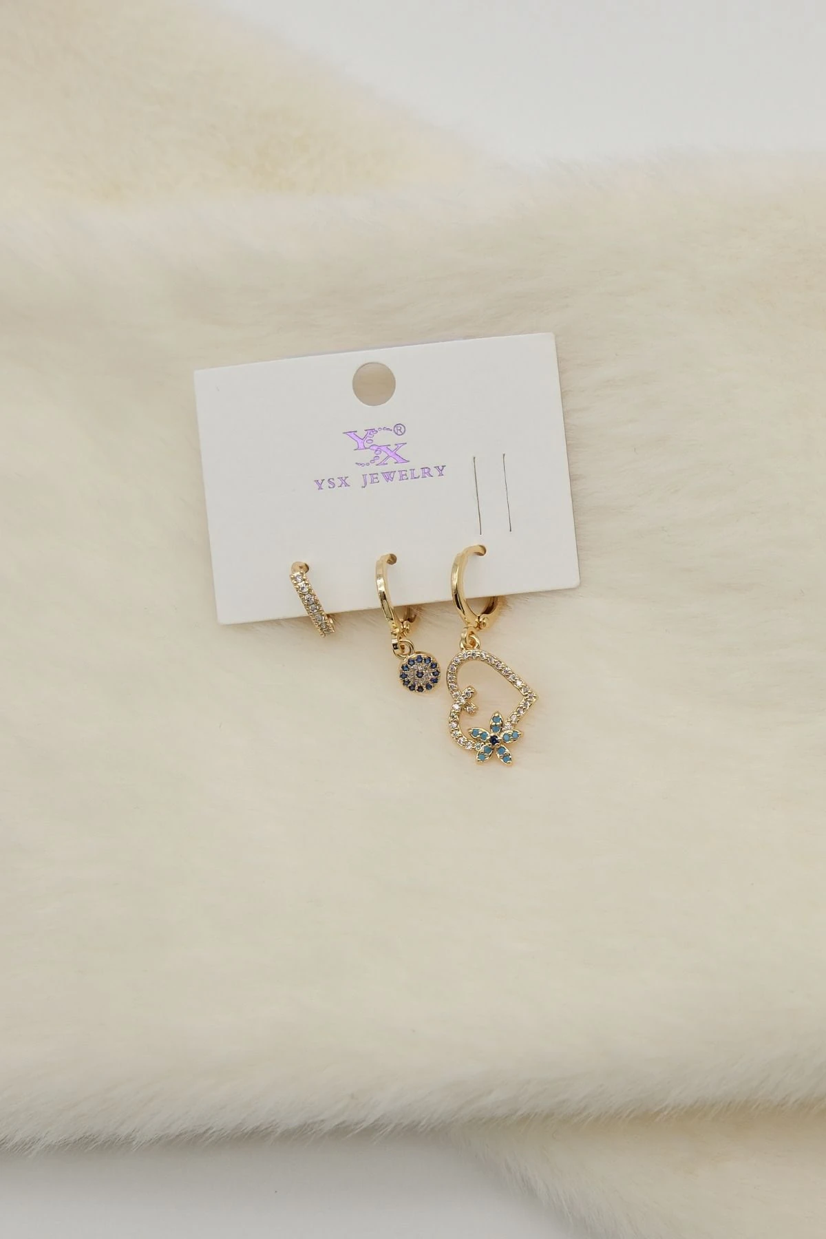 Gold Model Zirkon Taşlı Kalp Figürlü 3 lü set küpe