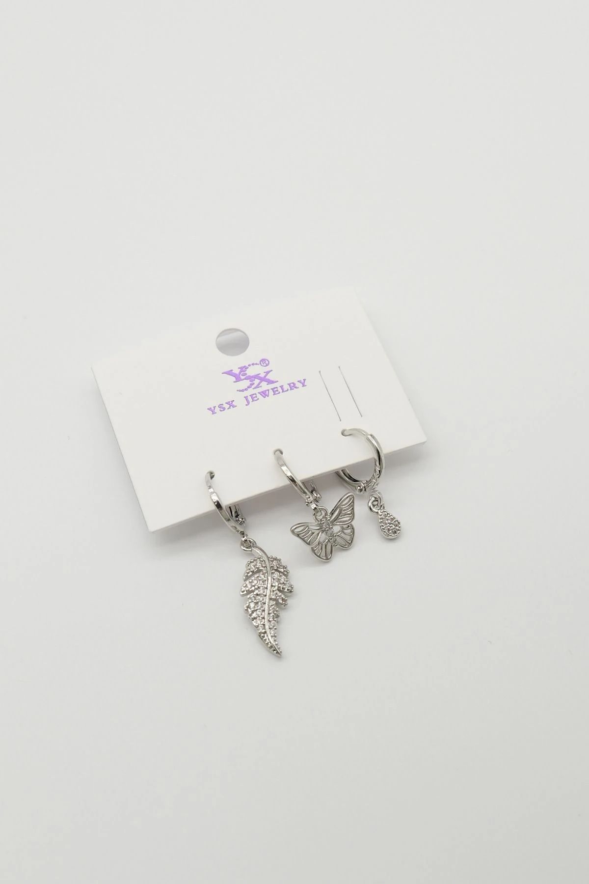 Gümüş Renk Yaprak Kelebek Ve Taş Figür Sarkıt Küpe