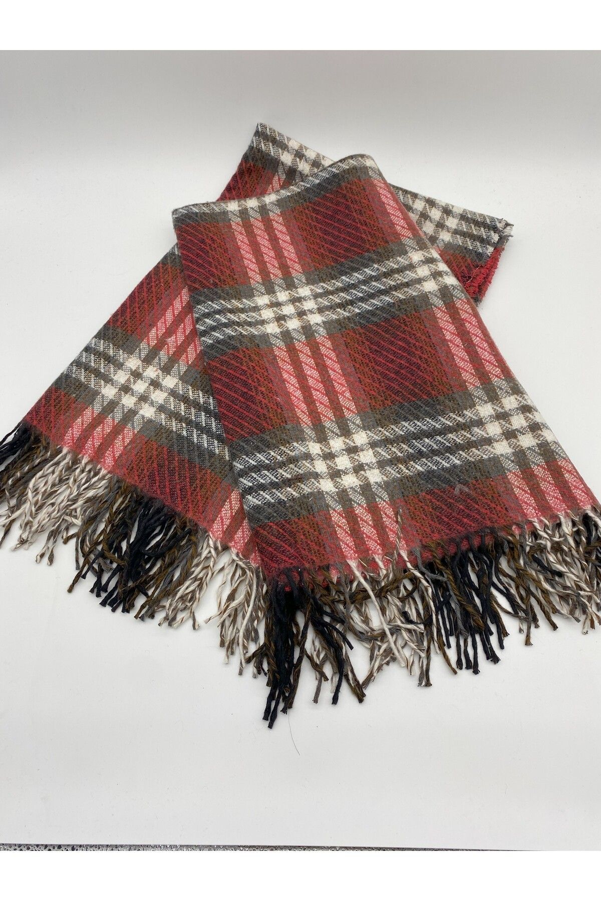 Kırmızı Renk Karışık Çizgi Model Şal