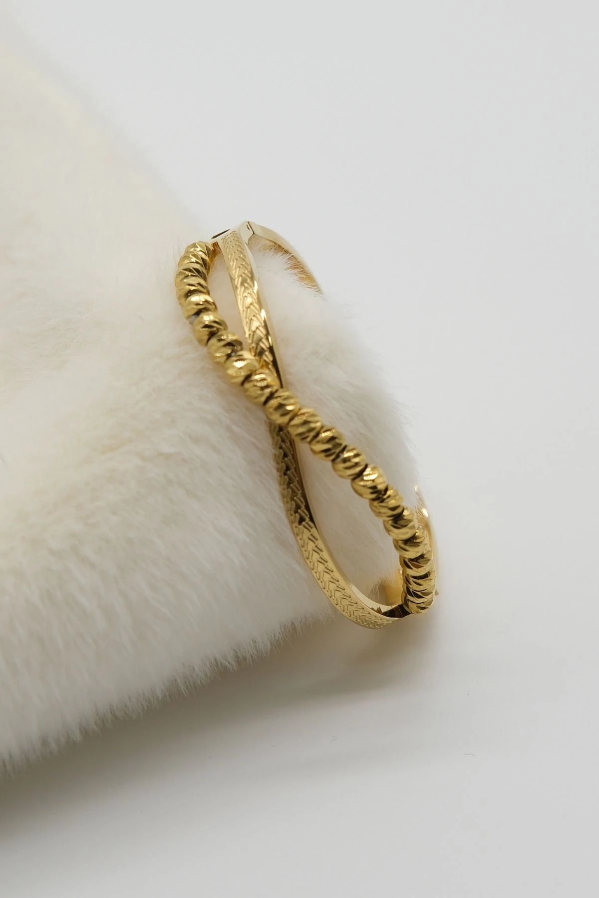 Gold Renk  Top Taş Model Çapraz Figür Çelik  Bileklik