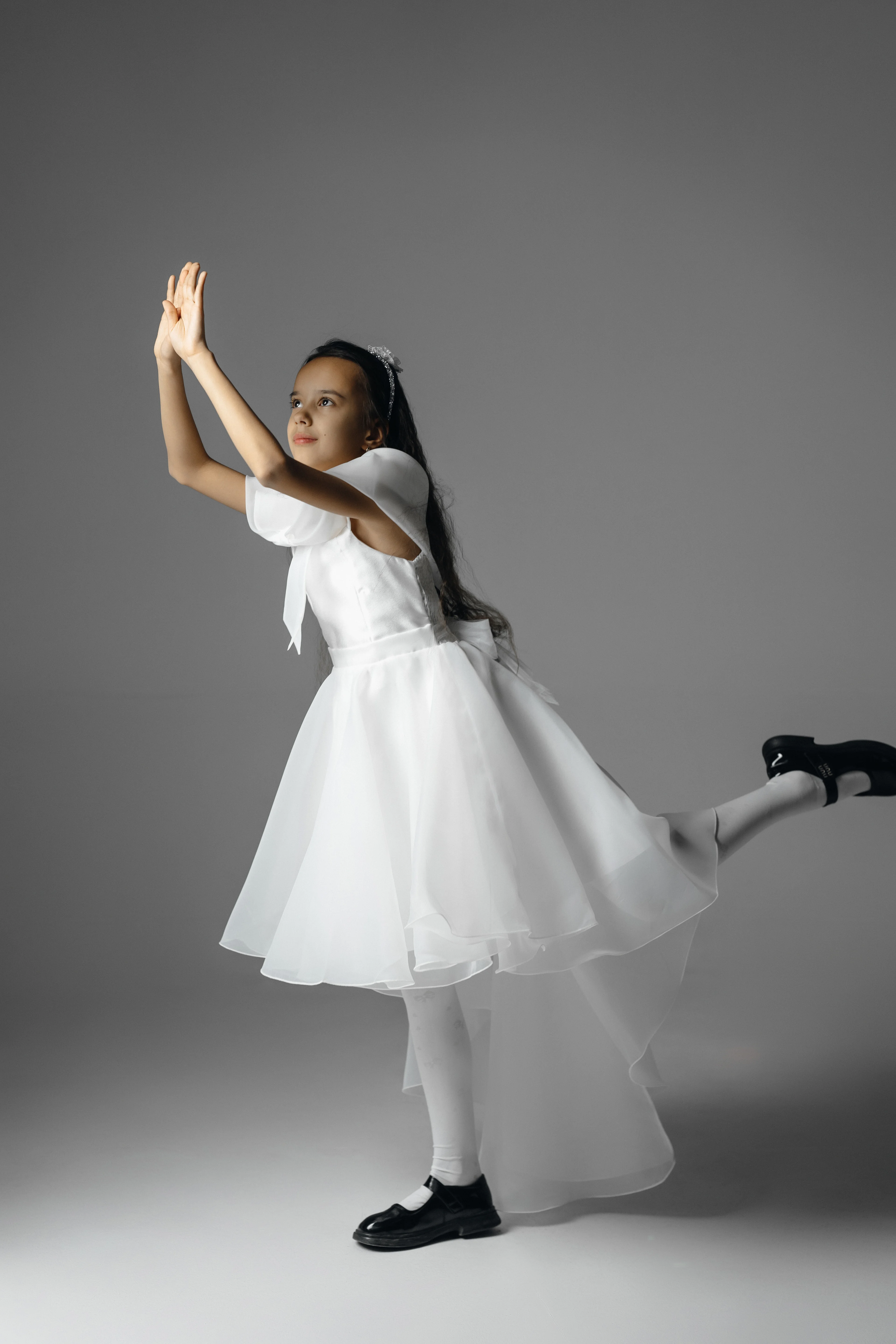 Fiyonk Detaylı Kuyruklu Elbise