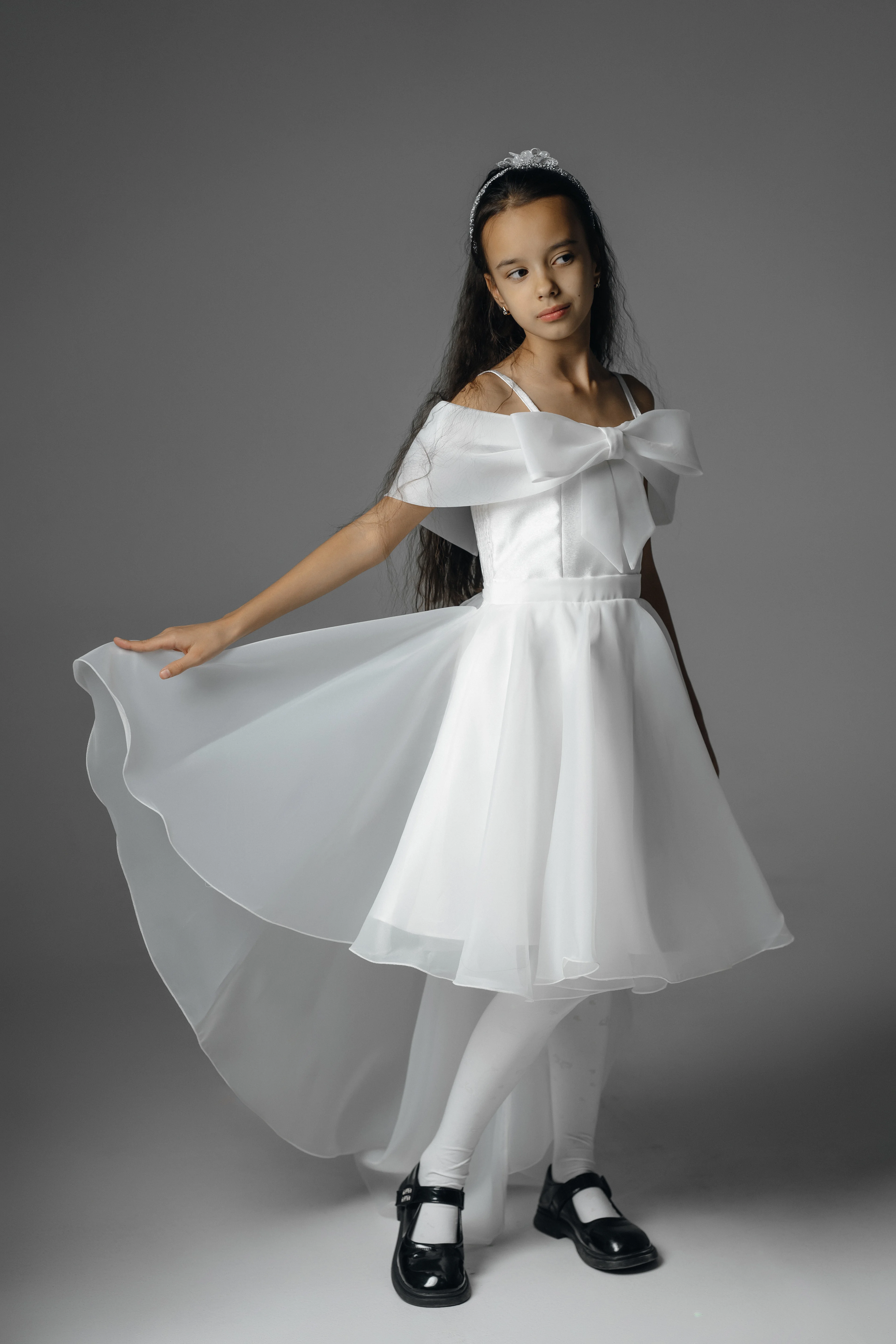 Fiyonk Detaylı Kuyruklu Elbise