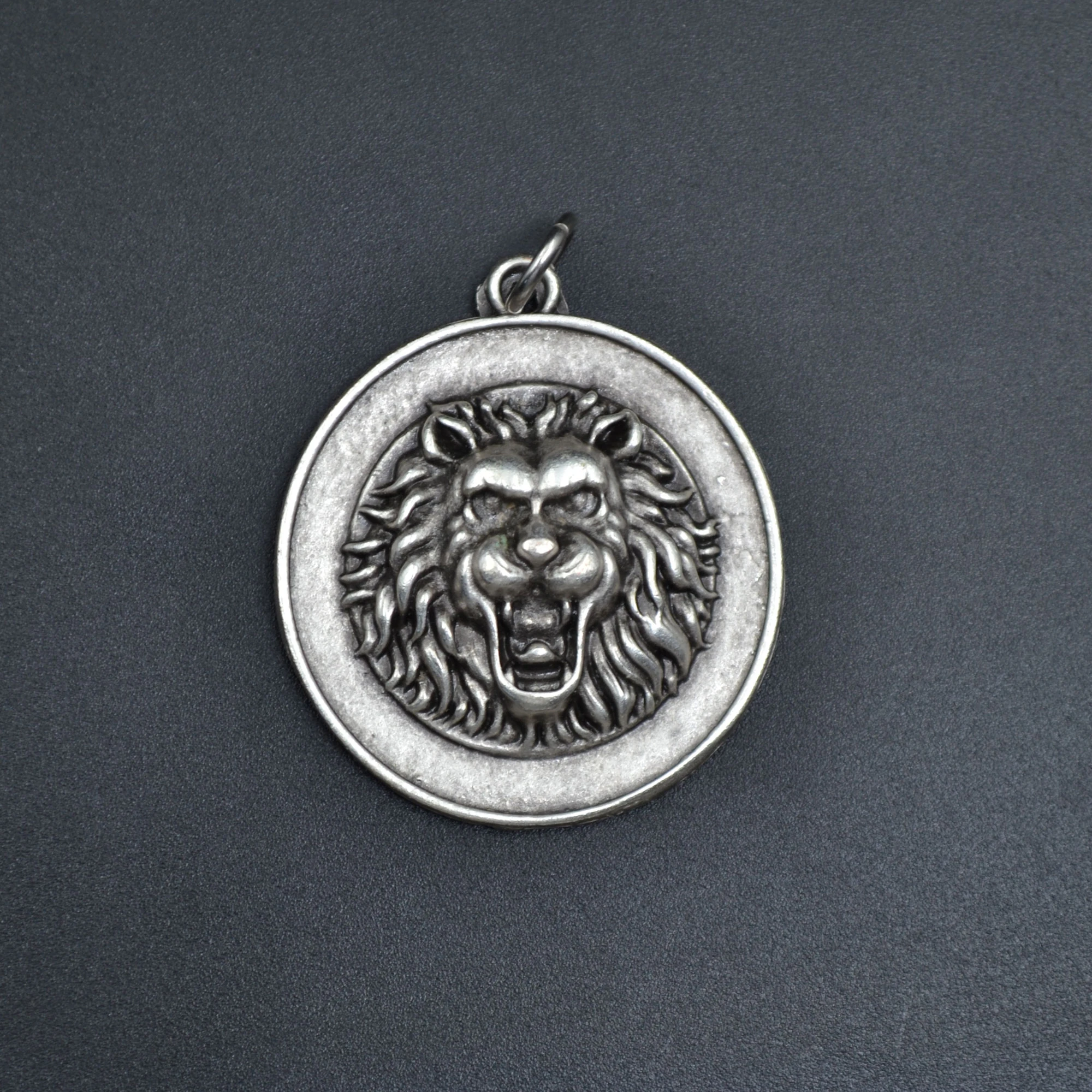 Aslan Madalyon Kolye - Gümüş ( Silver ) Renk - 60 cm Düz Ezme Zincir Kolye