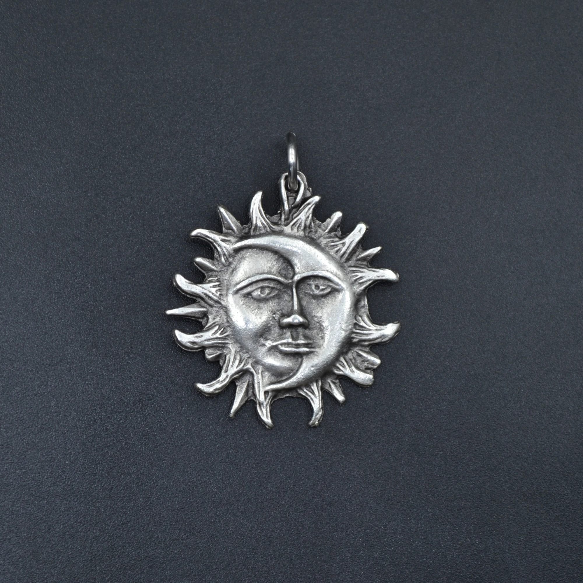 Güneş ve Ay Kolye - Gümüş ( Silver ) Renk - 60 cm Deri İp Kolye