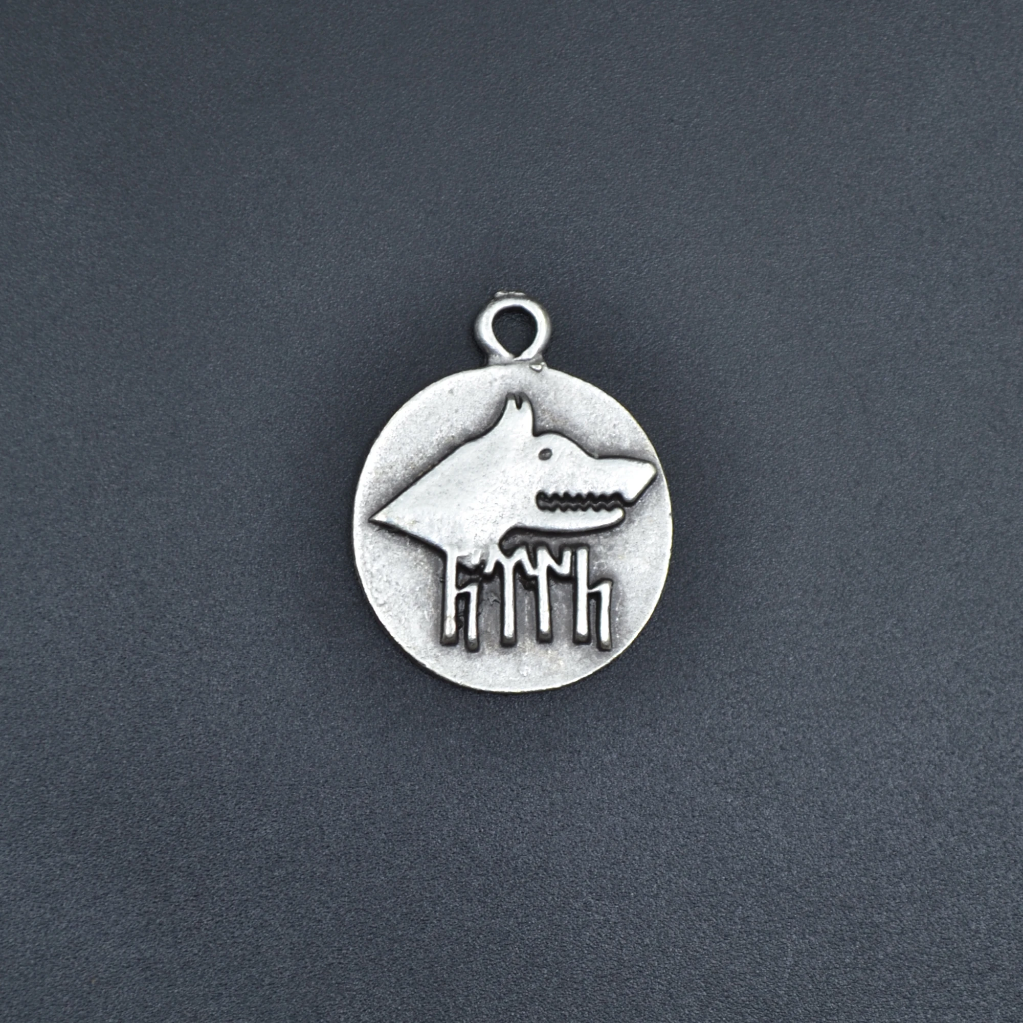 Göktürkçe Türk - Kurt Madalyon Kolye - Gümüş ( Silver ) Renk - 60 cm Düz Ezme Zincir Kolye