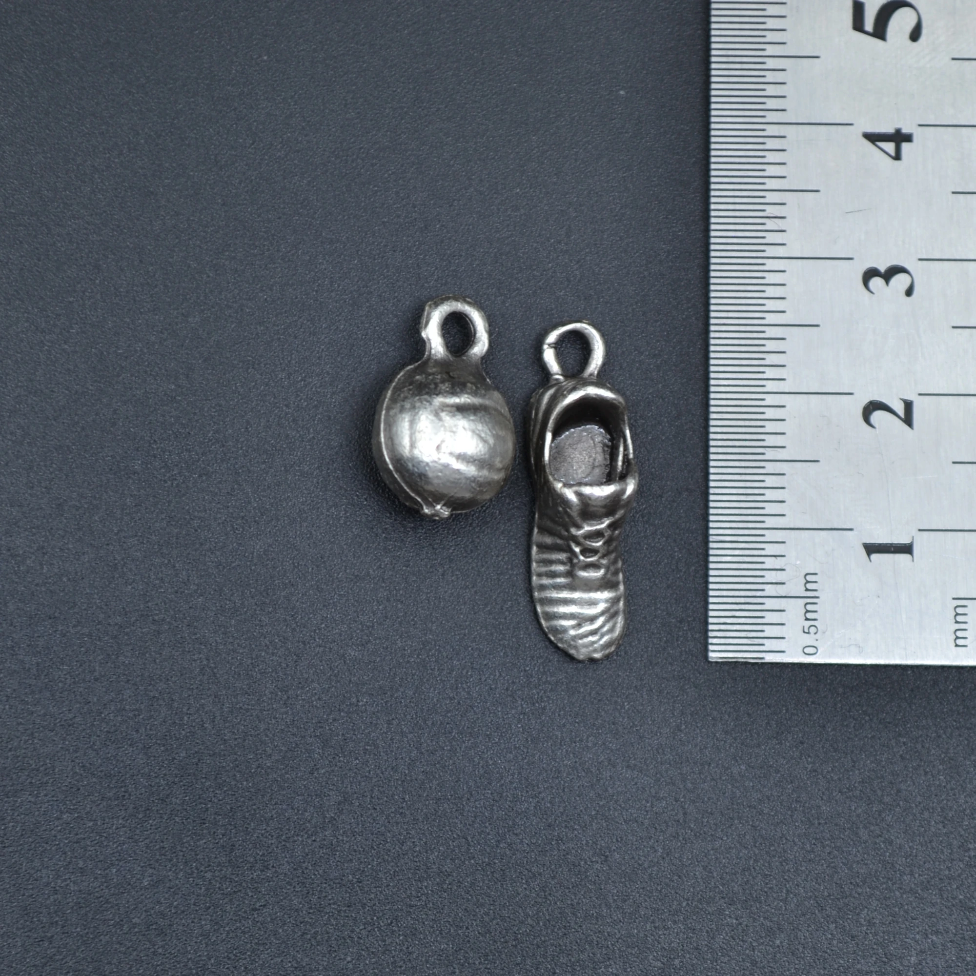 Futbol - Krampon -Top Kolye Ucu - Gümüş ( Silver ) Renk