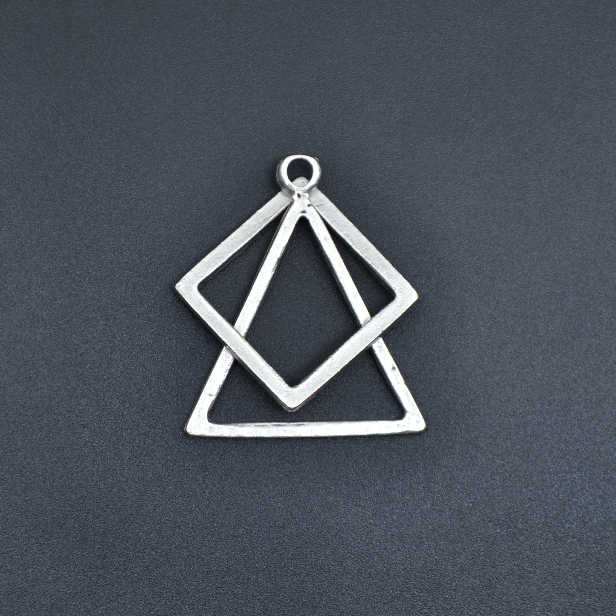 Üçgen Kare Geometrik Kolye - Gümüş ( Silver ) Renk - 60 cm Deri İp Kolye