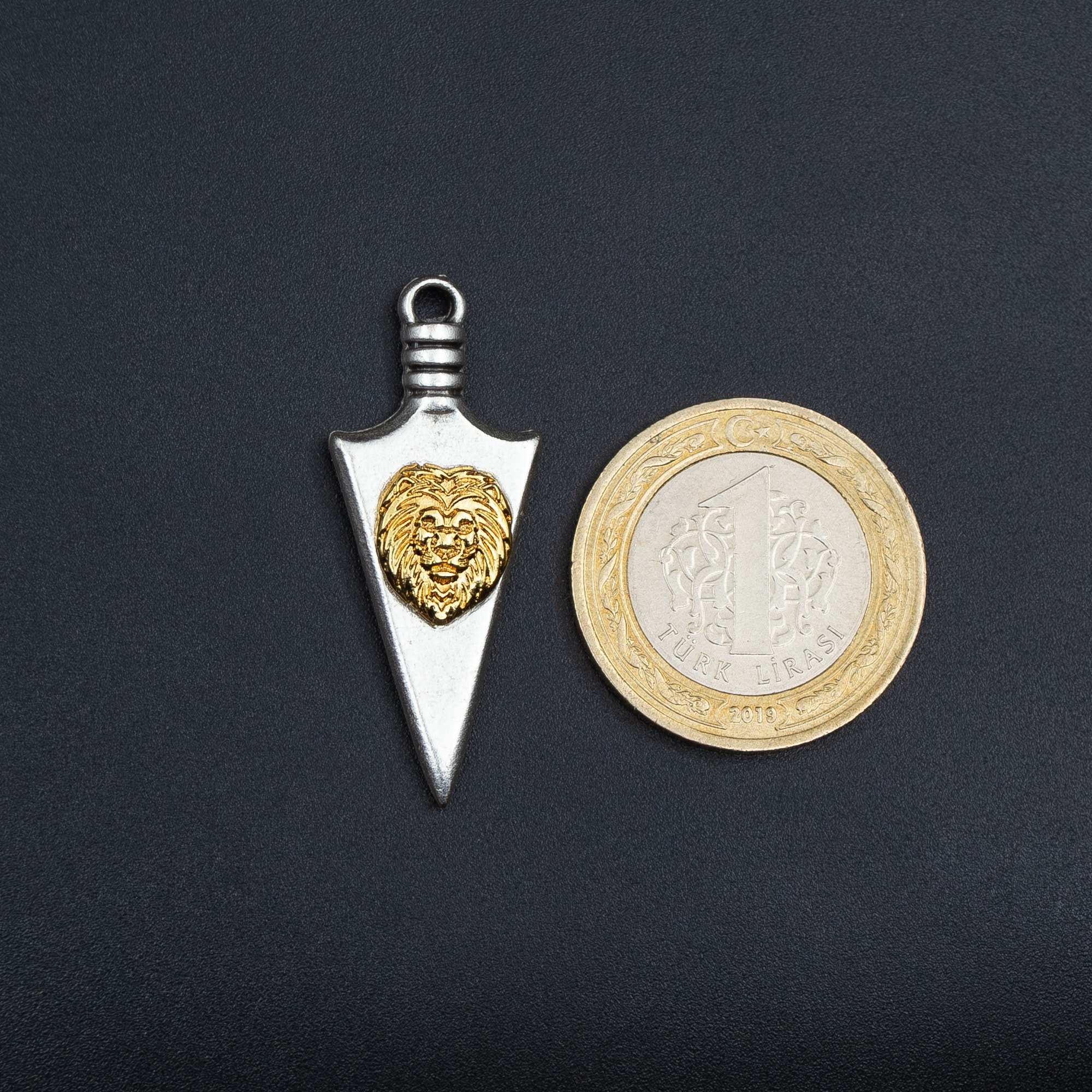 Ok Ucu Aslan Detaylı Kolye - Gümüş ( Silver ) Renk - 60 cm Deri İp Kolye