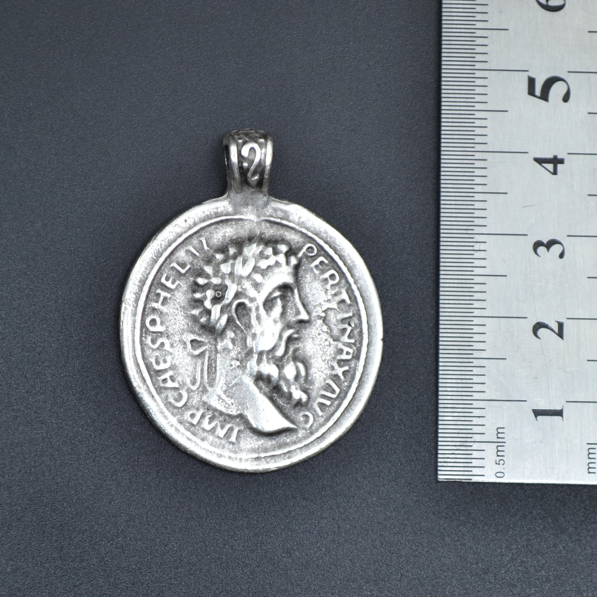 Roma Parası Sikke Kolye Ucu - Gümüş ( Silver ) Renk