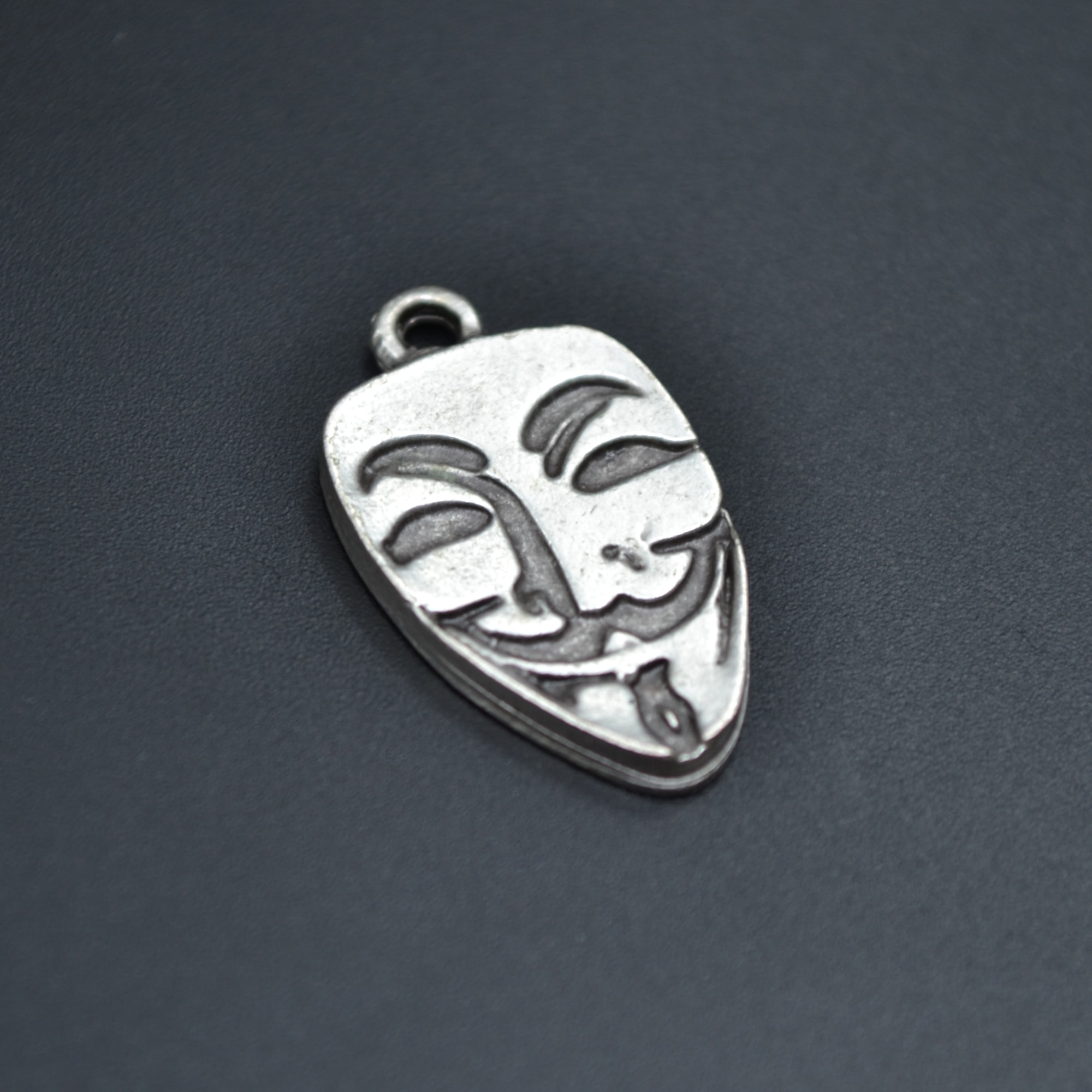 V For Vendetta Kolye - Gümüş ( Silver ) Renk - 60 cm Düz Ezme Zincir Kolye