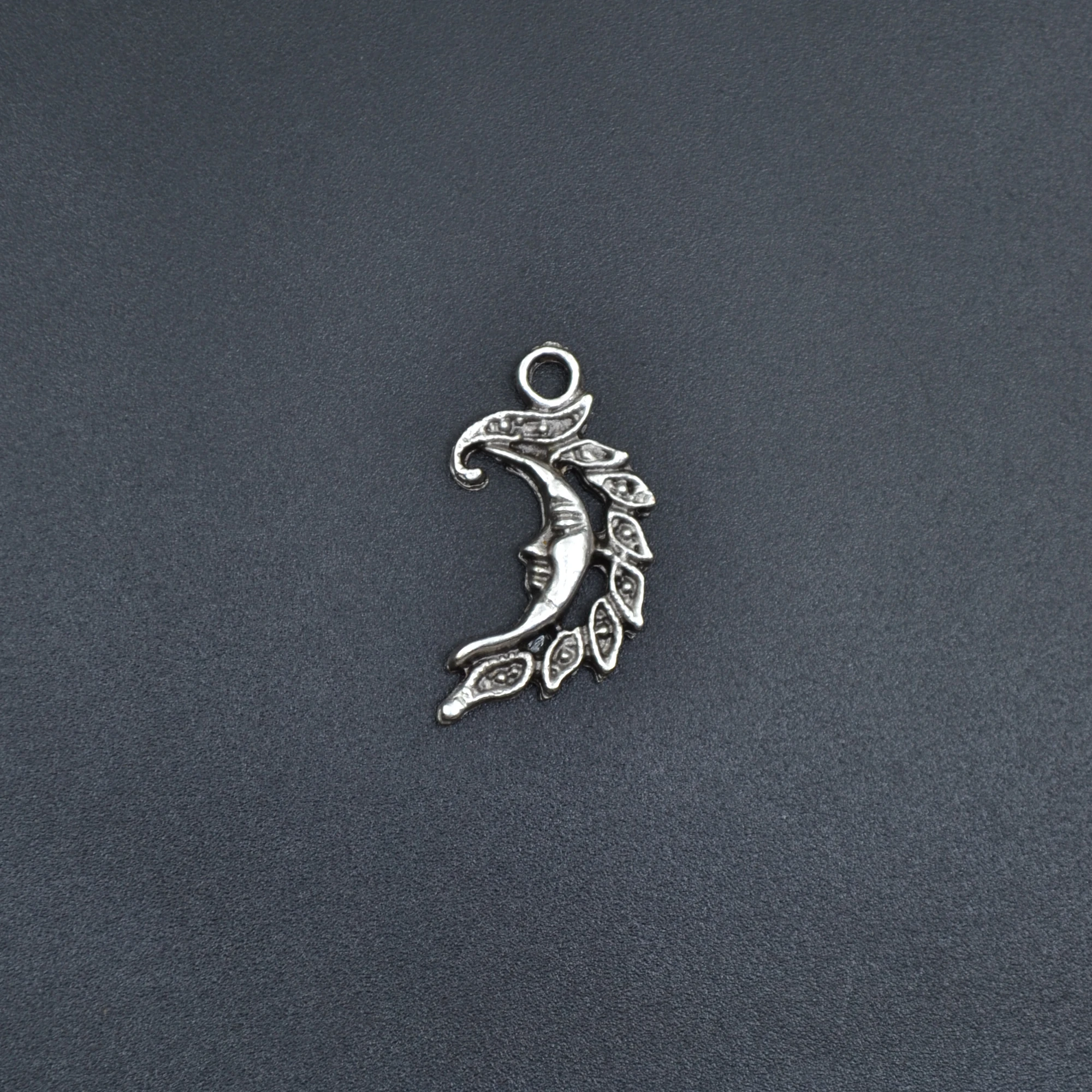 Minimal Ay Dede Kolye - Gümüş ( Silver ) Renk - 60 cm Deri İp Kolye