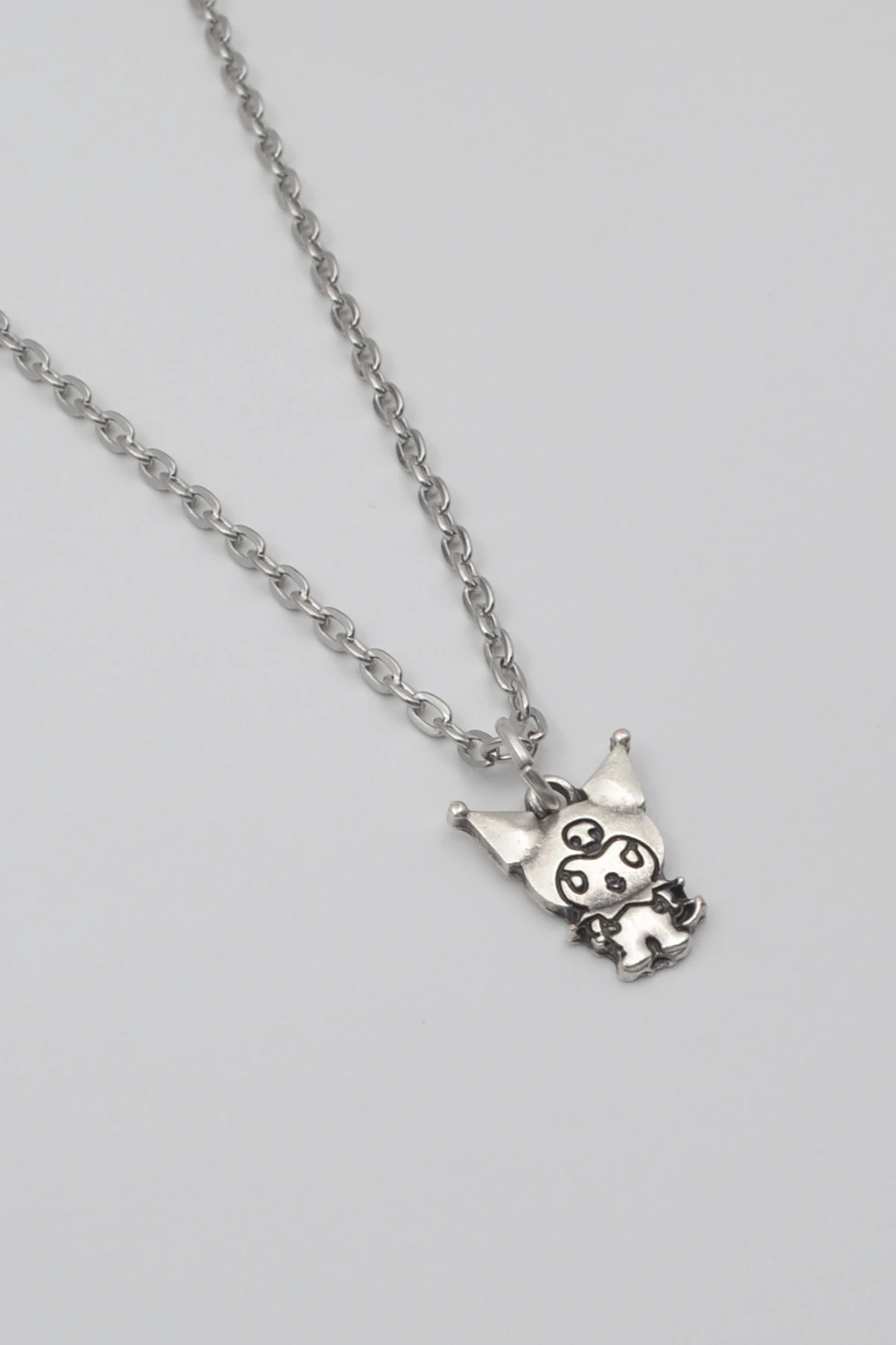 Anime Sanrio Kuromi Kolye - Gümüş ( Silver ) Renk - 60 cm Düz Ezme Zincir Kolye