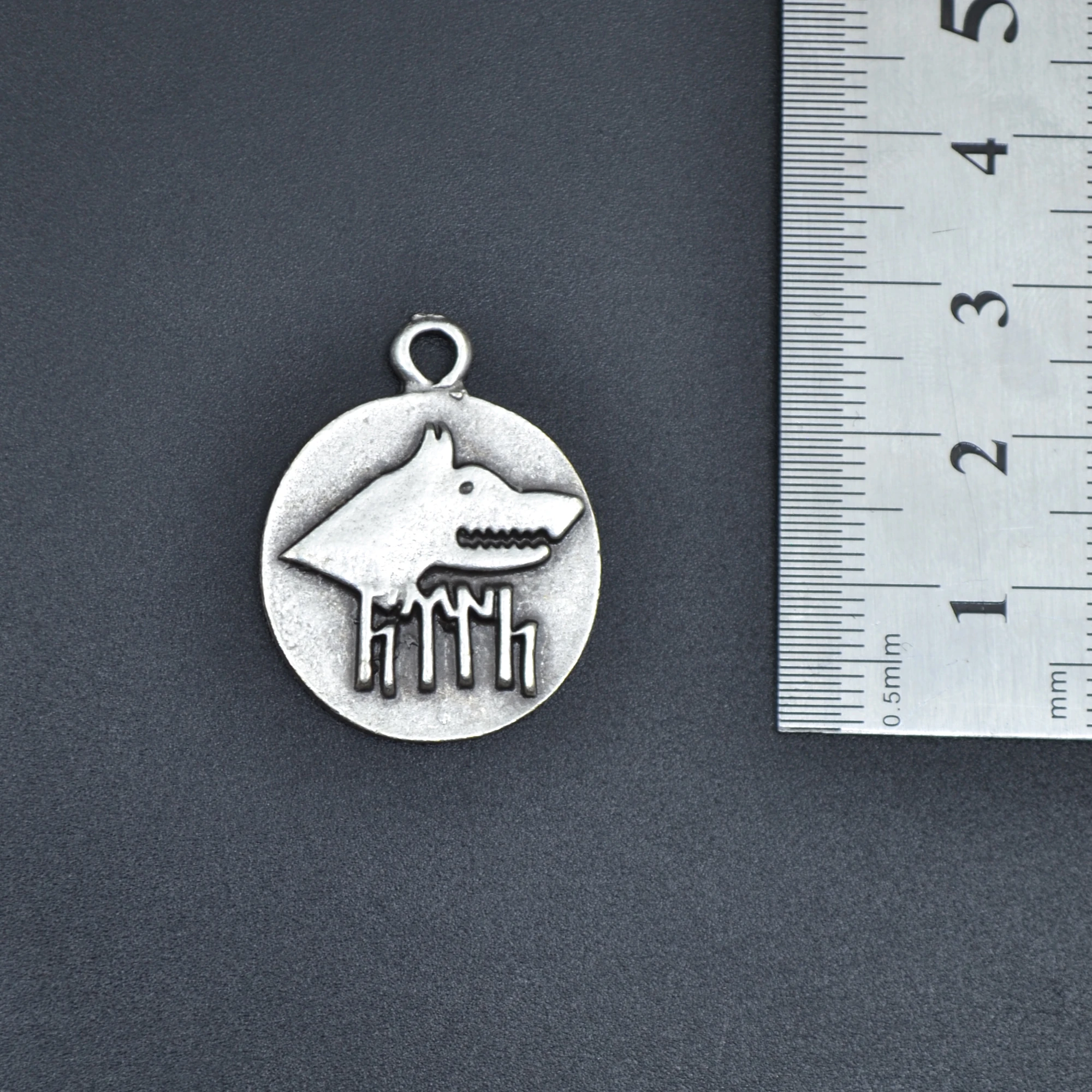 Göktürkçe Türk - Kurt Madalyon Kolye - Gümüş ( Silver ) Renk - 60 cm Düz Ezme Zincir Kolye