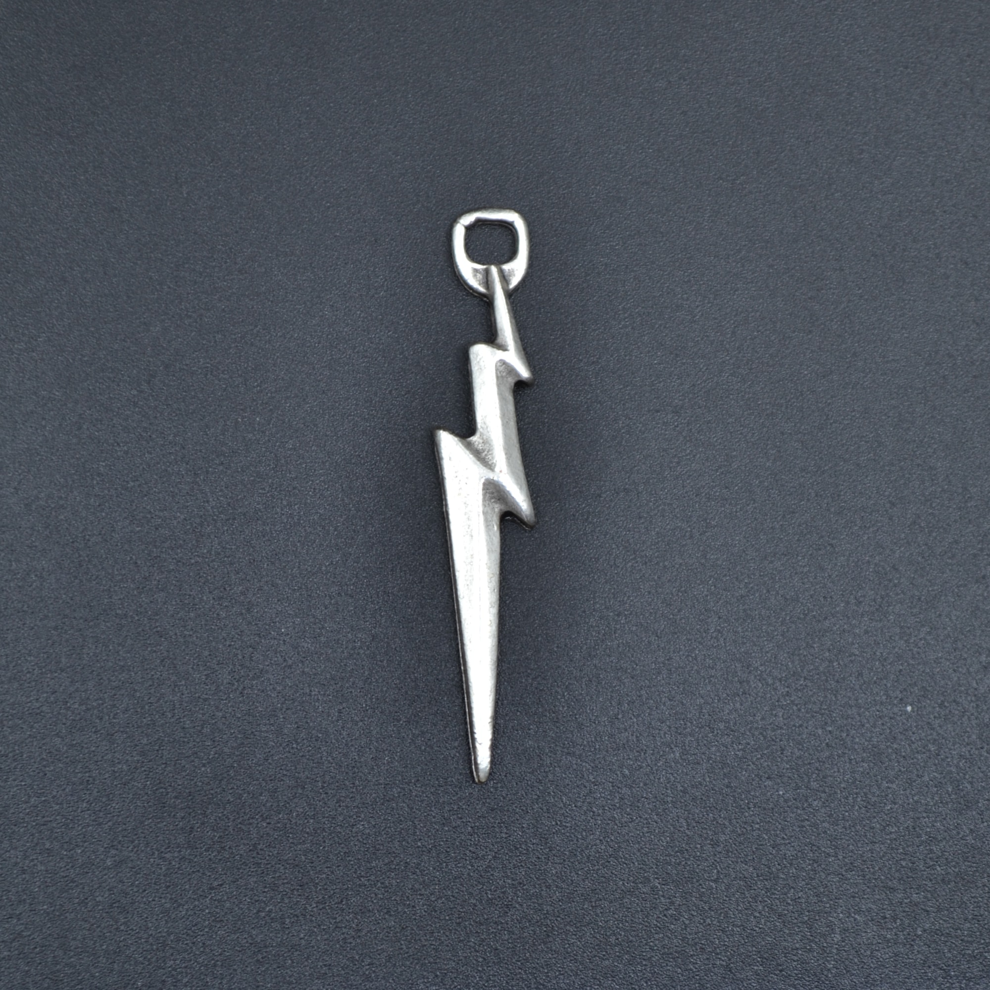 Şimşek Flash Kolye - Gümüş ( Silver ) Renk - 60 cm Deri İp Kolye
