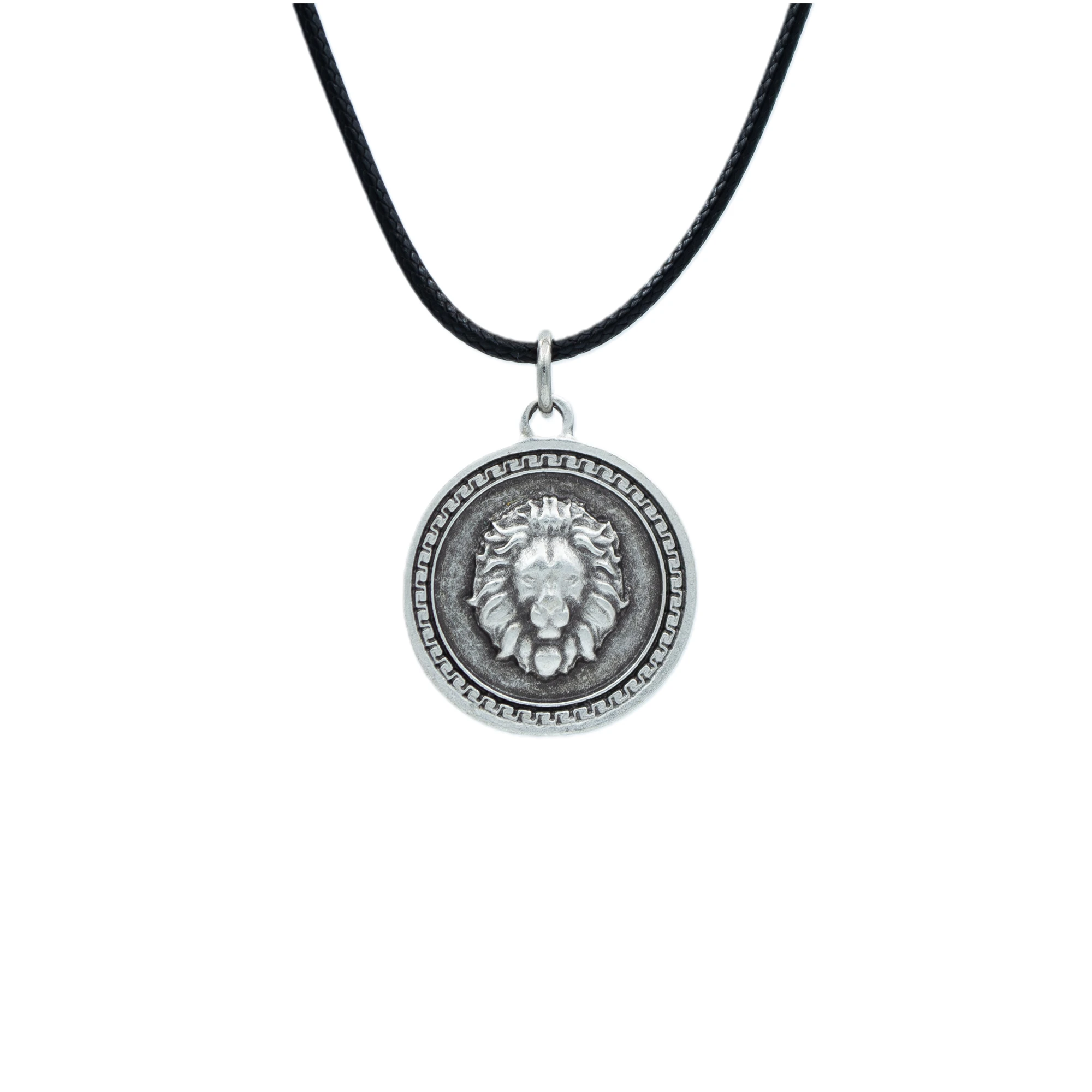 Aslan Kabartmalı Madalyon Kolye - Gümüş ( Silver ) Renk - 60 cm Deri İp Kolye