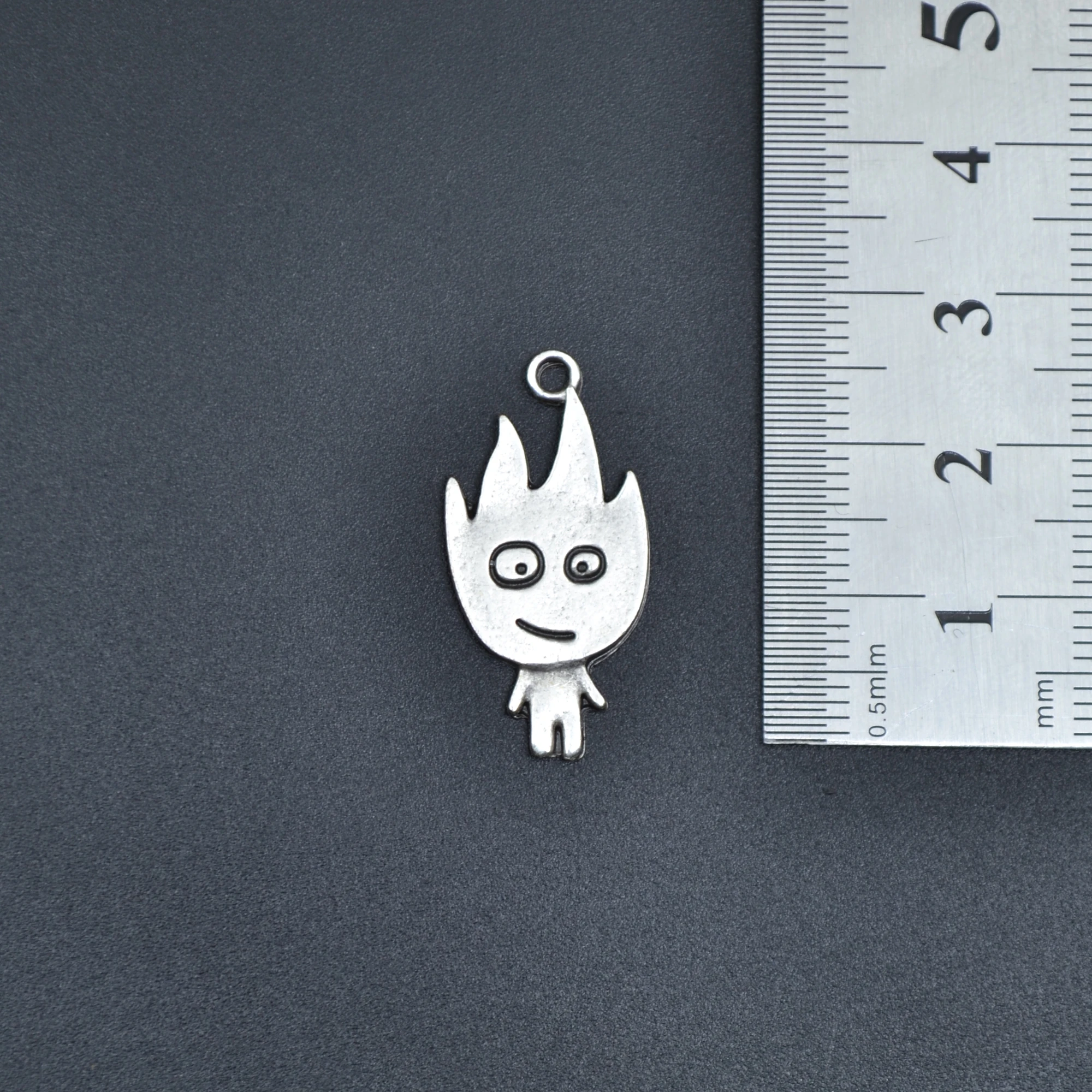 Minimal Ateş Kolye - Gümüş ( Silver ) Renk - 60 cm Deri İp Kolye