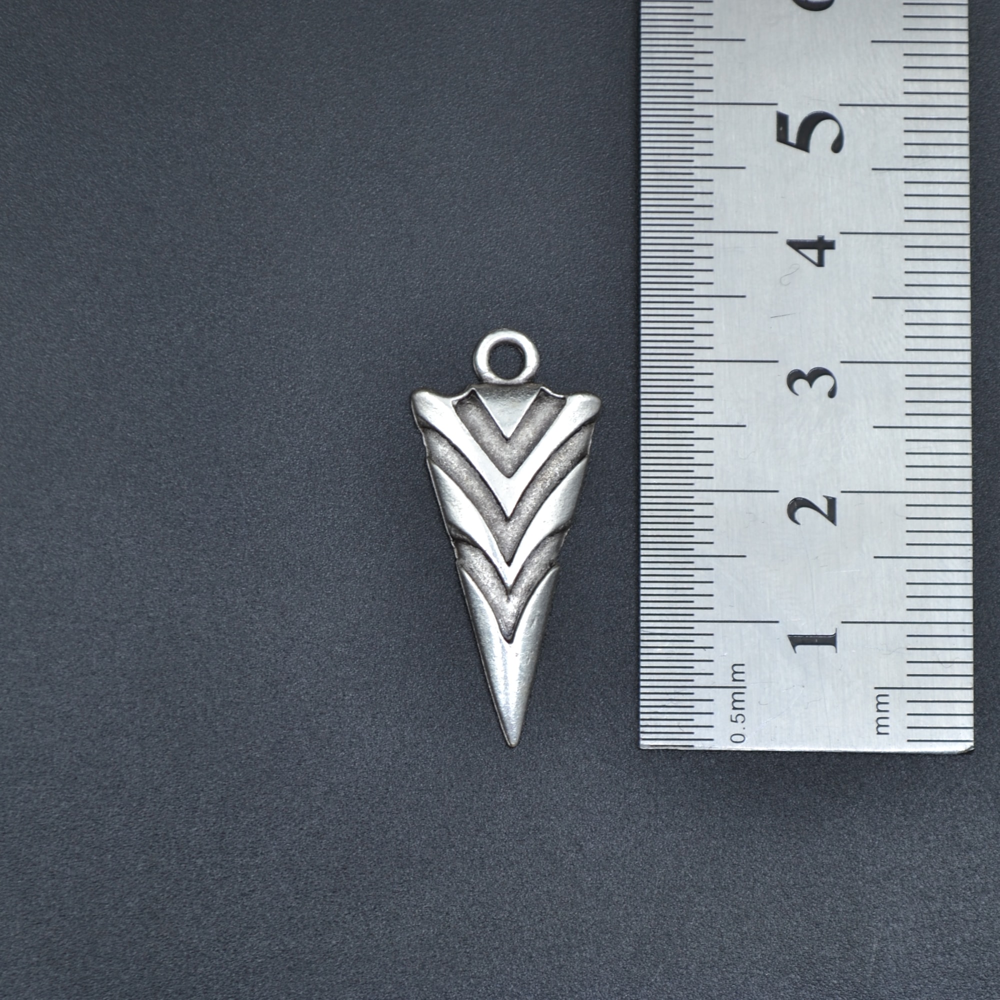 Minimal Ok Ucu Şeklinde Kolye - Gümüş ( Silver ) Renk - 60 cm Düz Ezme Zincir Kolye