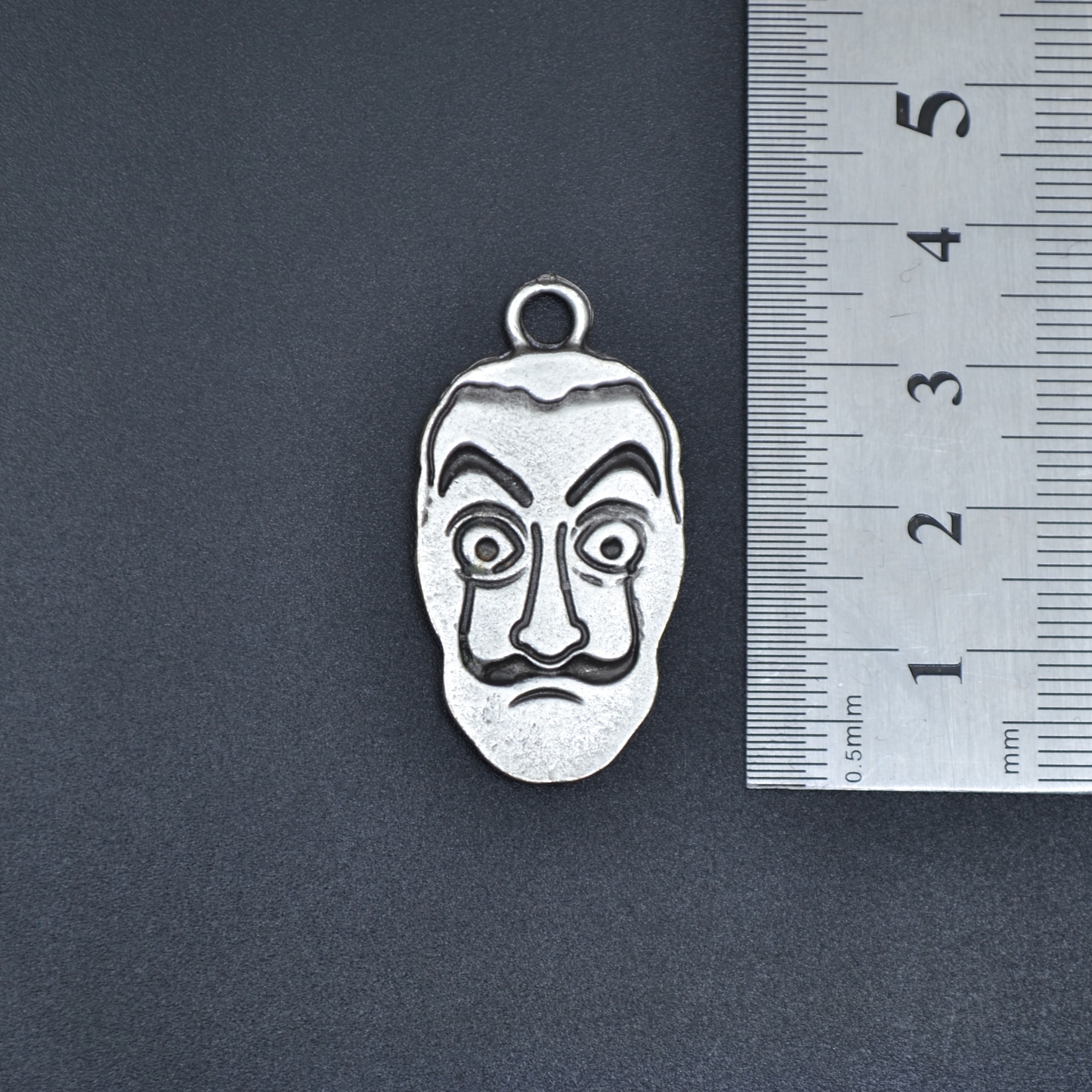 La Casa De Papel - Salvador Dali Kolye - Gümüş ( Silver ) Renk - 60 cm Deri İp Kolye