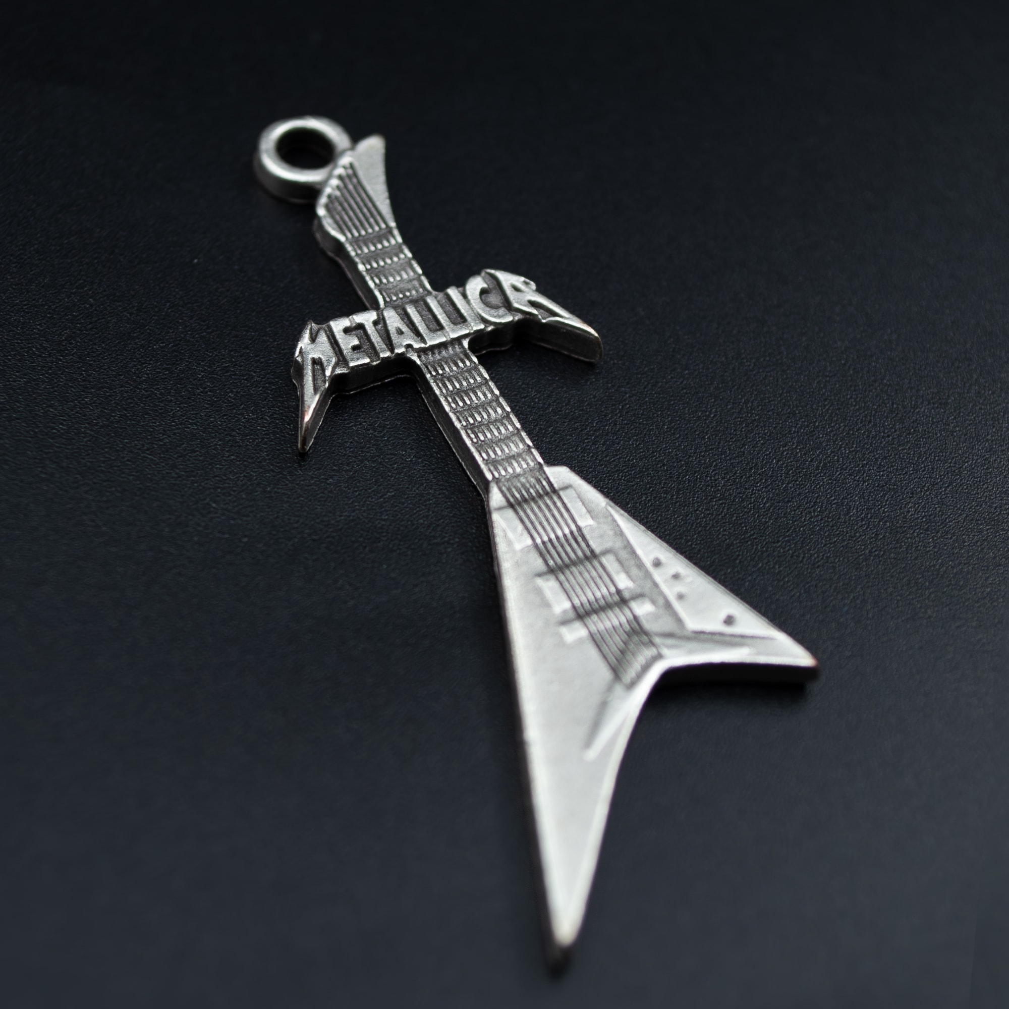 Metallica Elektro Gitar Kolye - Gümüş ( Silver ) Renk - 60 cm Deri İp Kolye