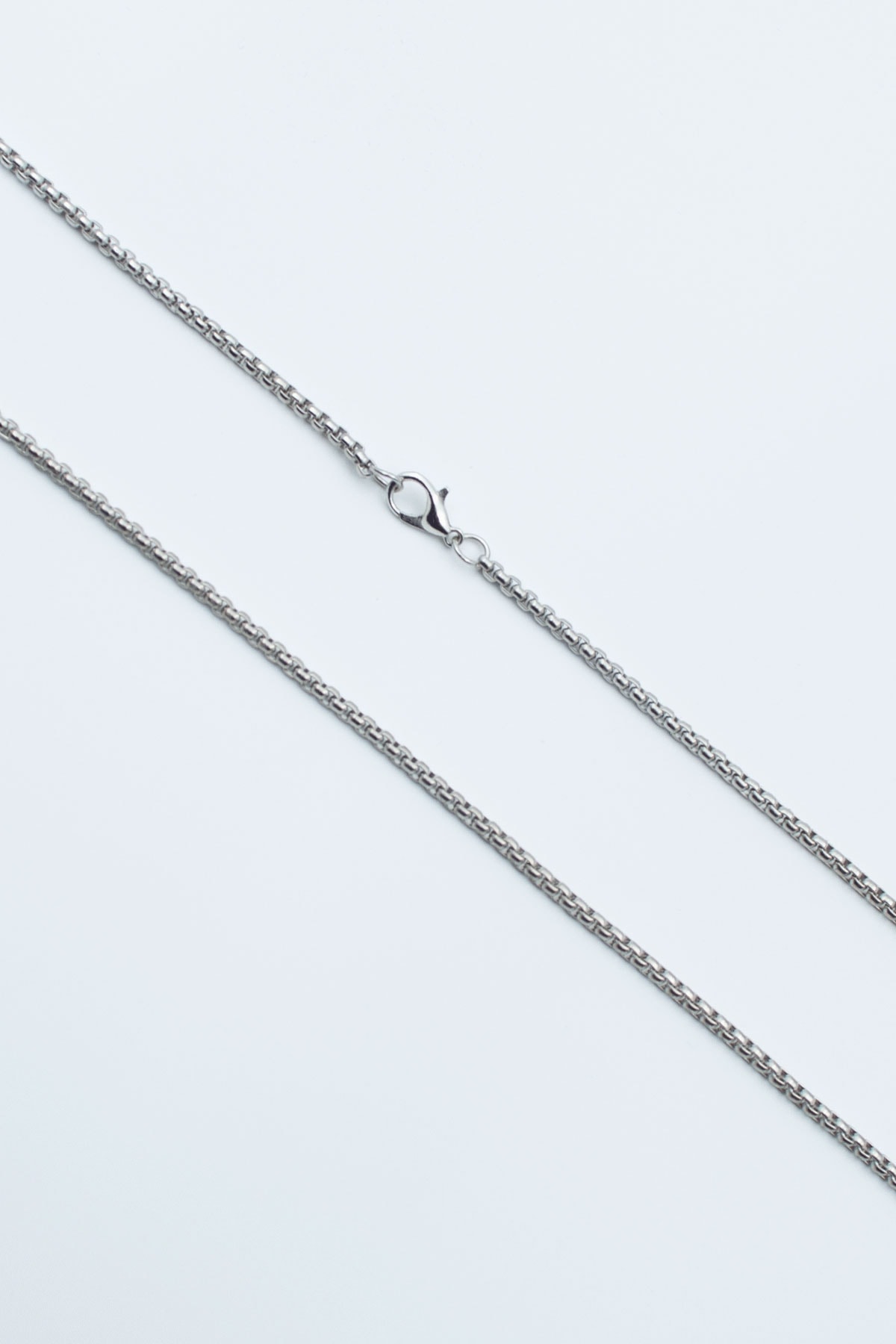 Minimal Kalp Motifli Haç Kolye - Gümüş ( Silver ) Renk - 60 cm Örme Zincir Kolye