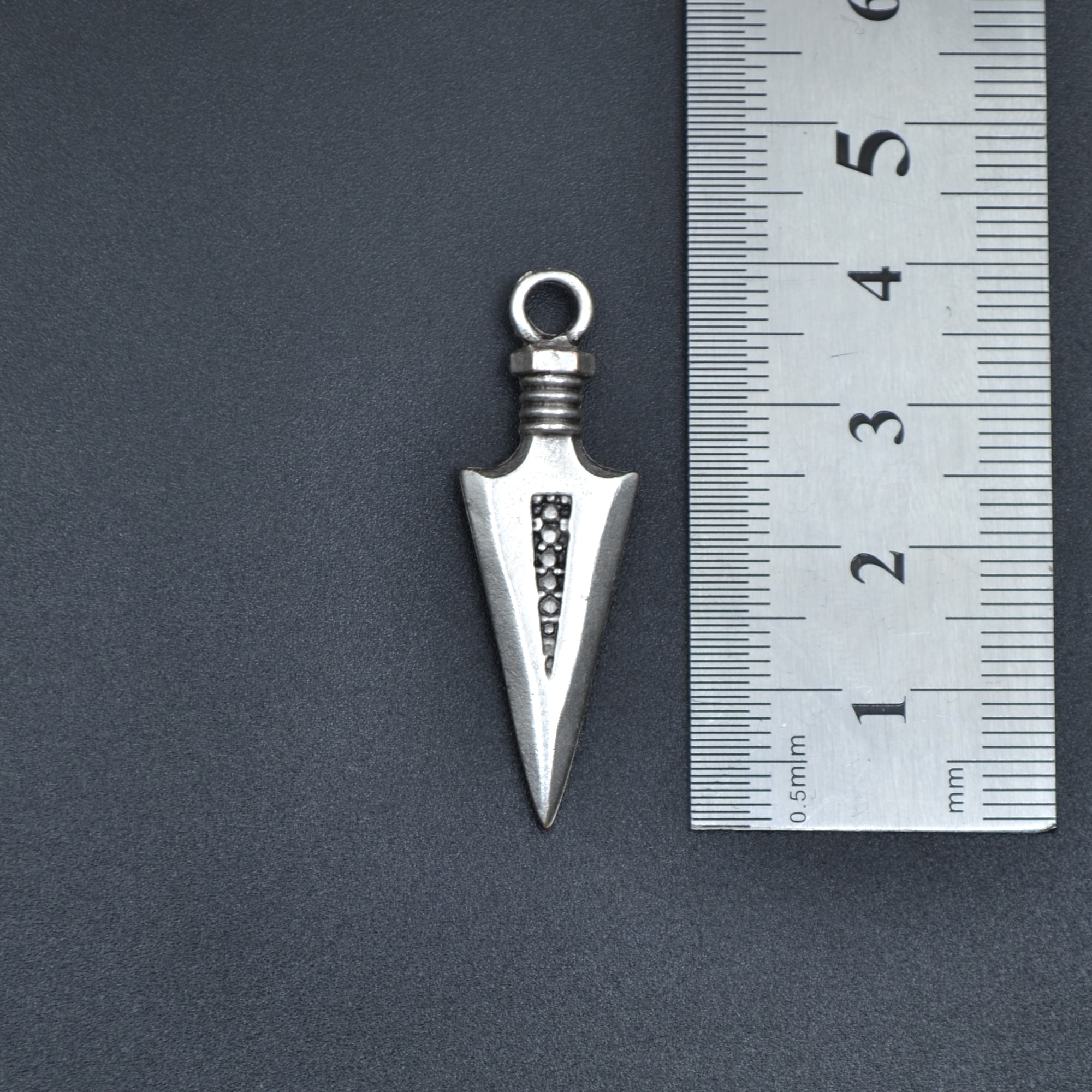 Ok Ucu Şeklinde Kolye - Gümüş ( Silver ) Renk - 60 cm Düz Ezme Zincir Kolye