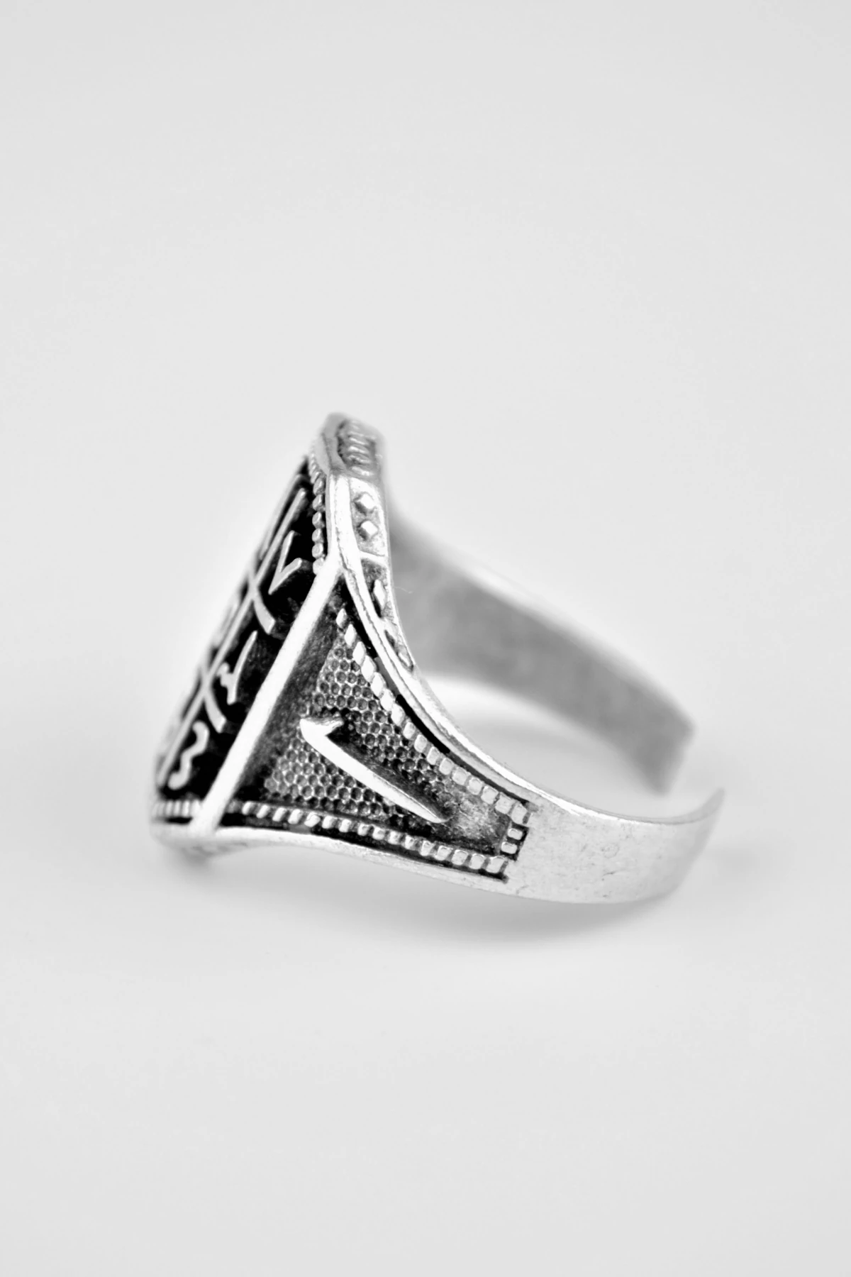 Elif Vav Antik Gümüş Kaplama Ayarlamalı Erkek Yüzük