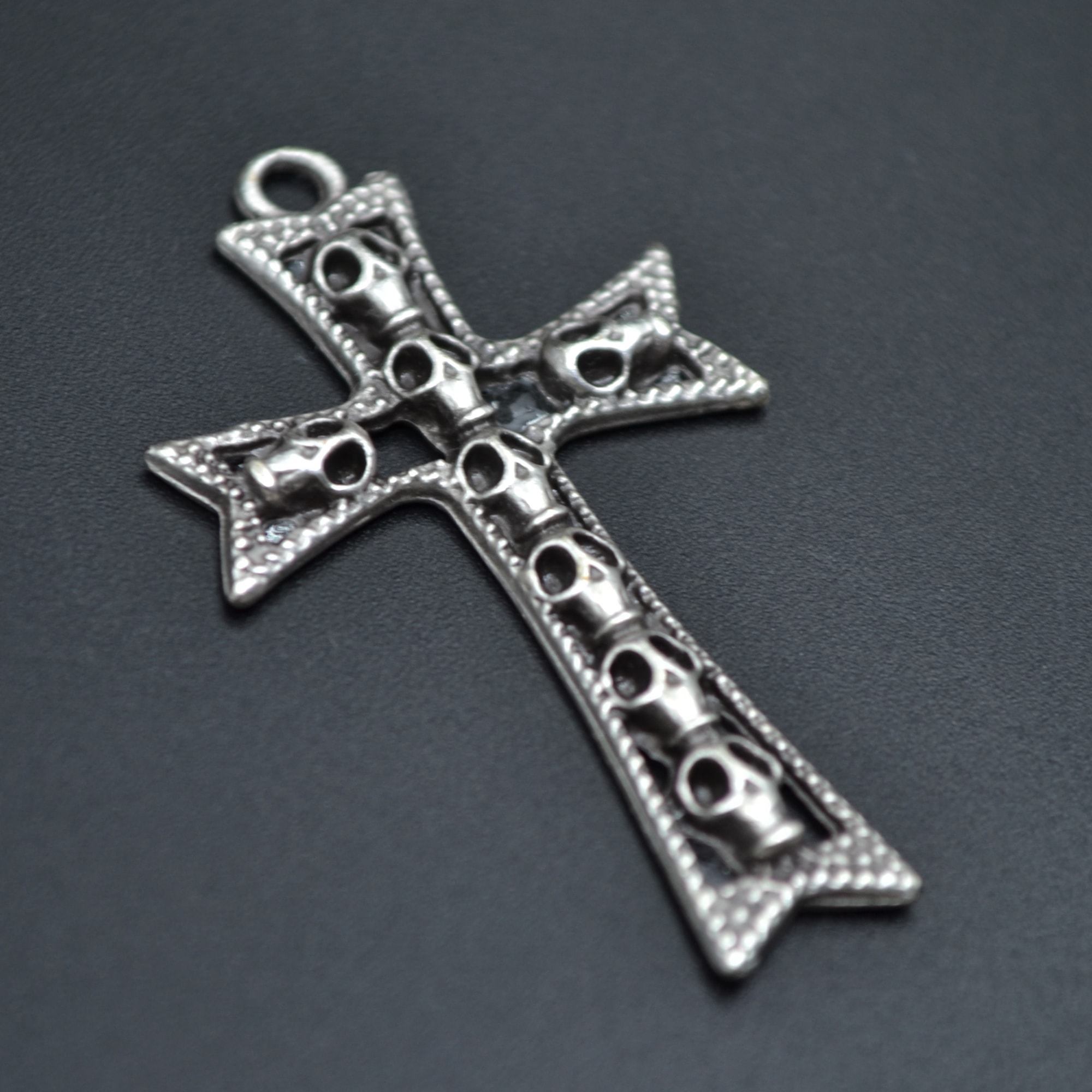 Kuru Kafalı Haç Kolye - Gümüş ( Silver ) Renk - 60 cm Düz Ezme Zincir Kolye
