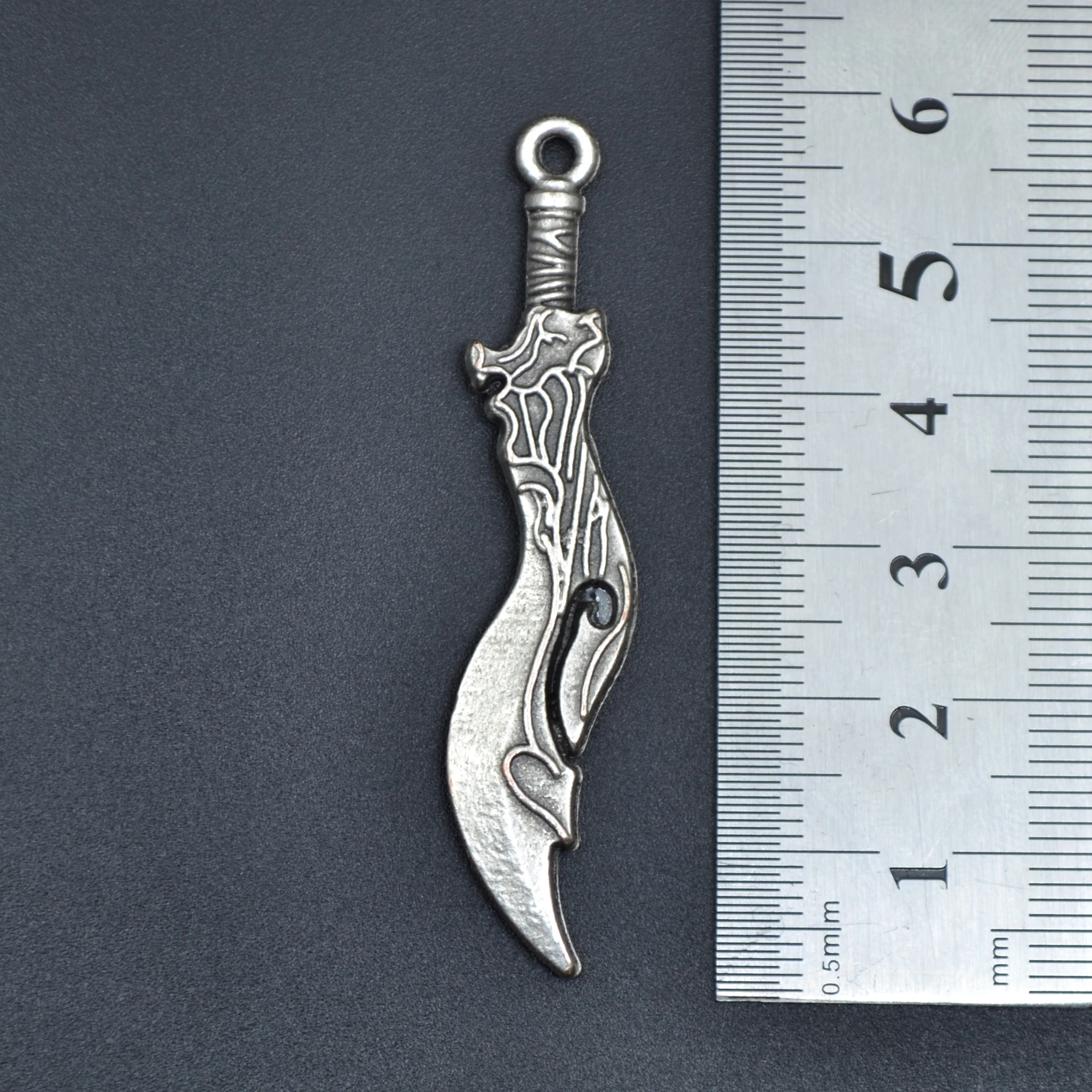 Lol Kılıç Kolye - Gümüş ( Silver ) Renk - 60 cm Deri İp Kolye