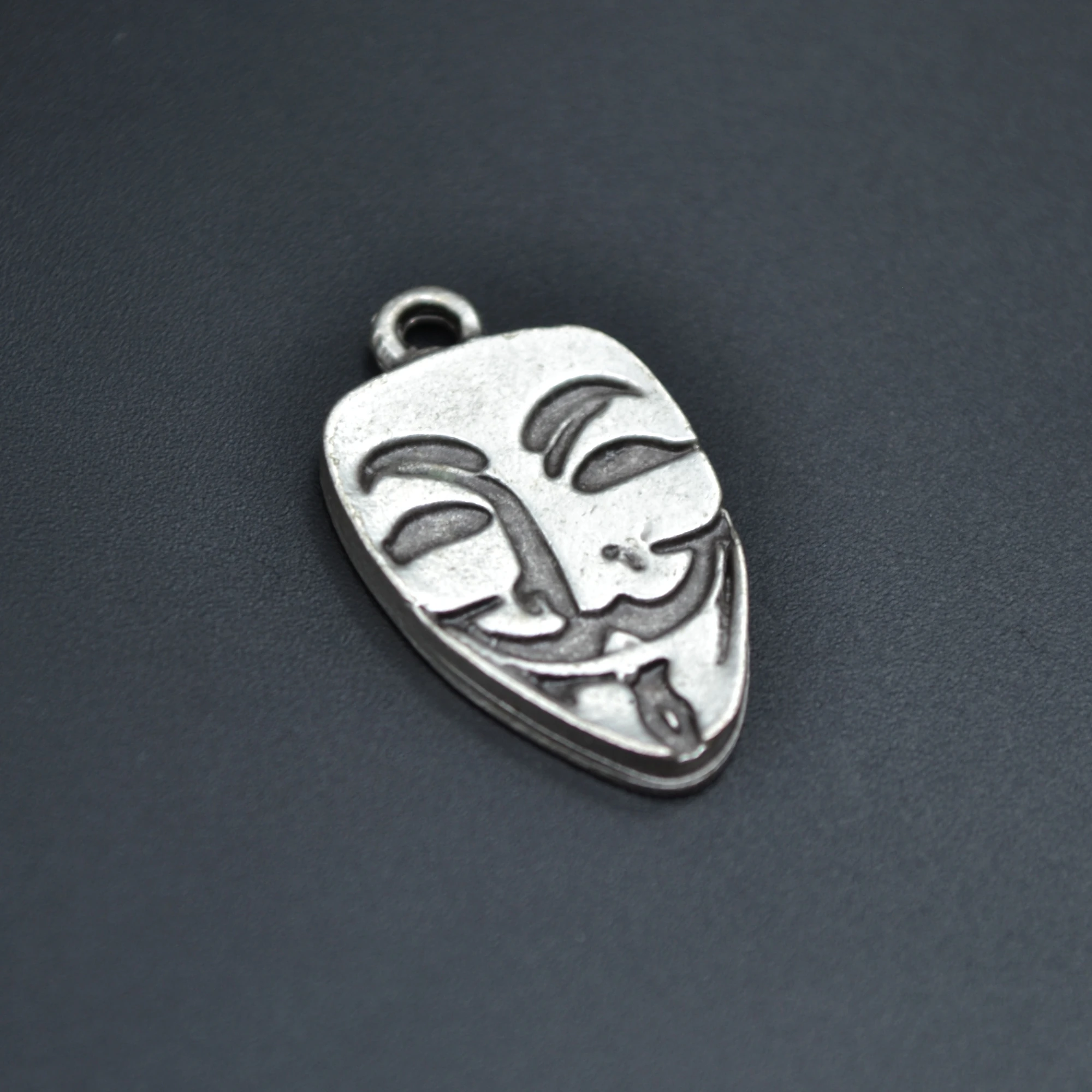 V For Vendetta Kolye - Gümüş ( Silver ) Renk - 60 cm Deri İp Kolye