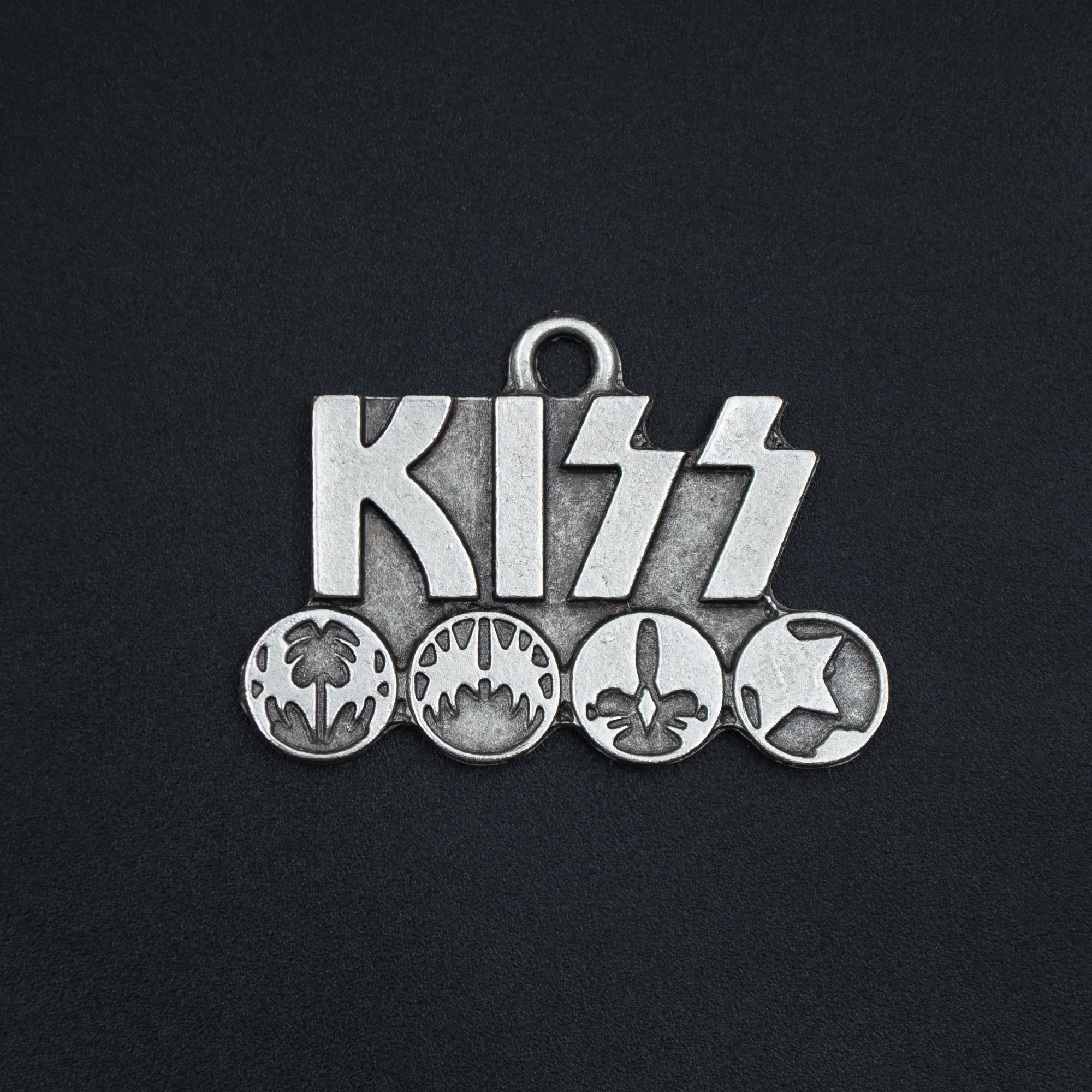 Kiss Kolye Ucu - Gümüş ( Silver ) Renk