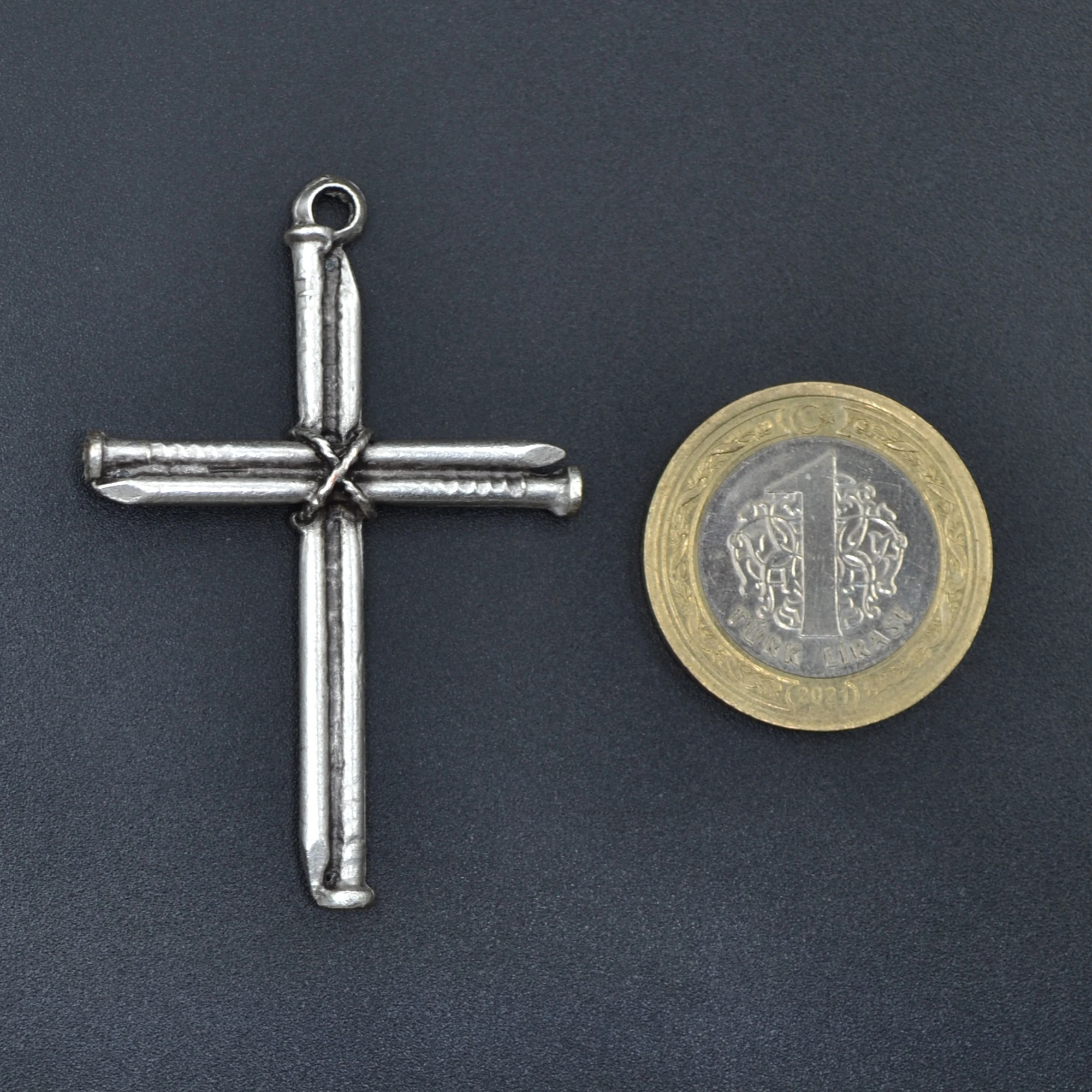 Çivili Haç Kolye Ucu - Gümüş ( Silver ) Renk