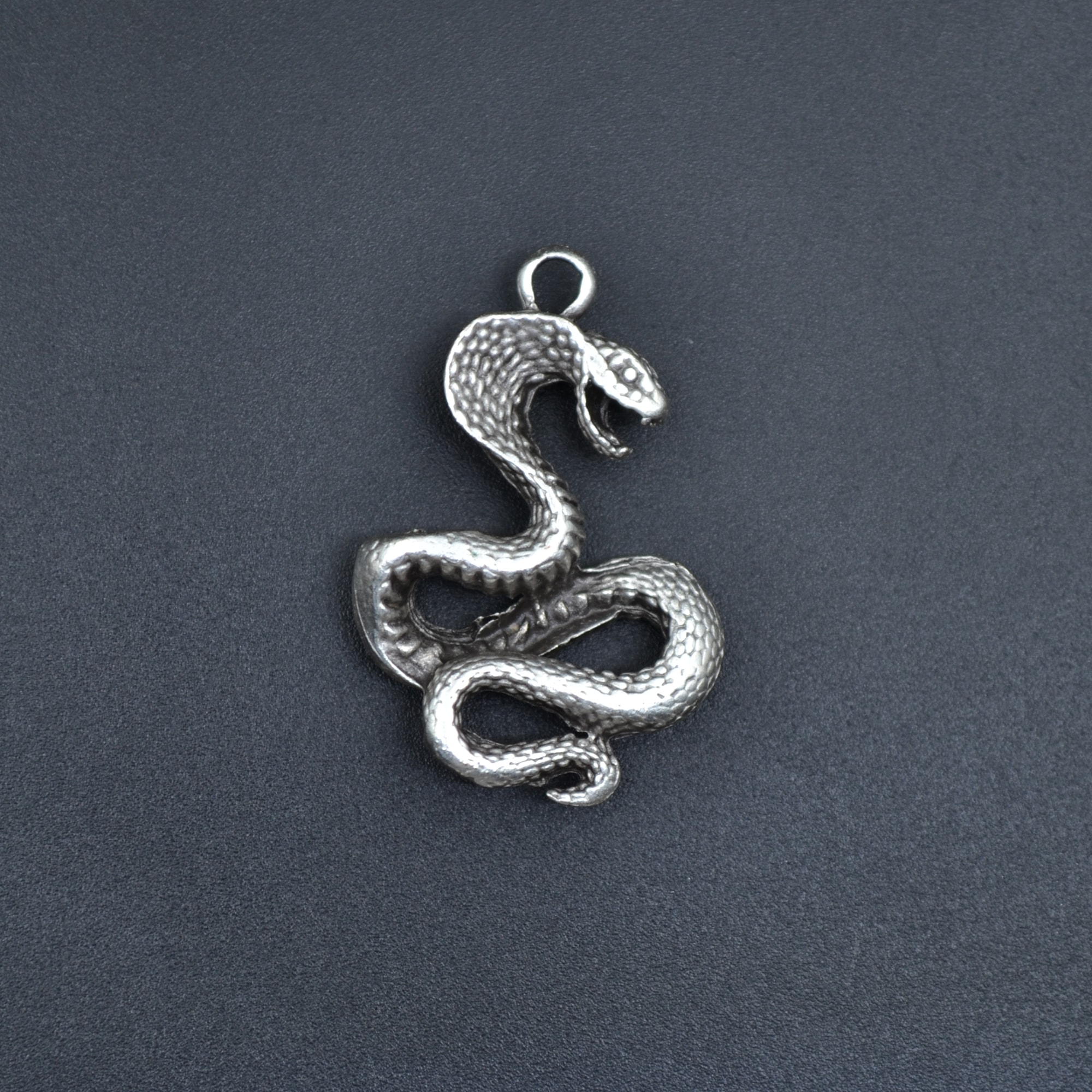 Kobra Yılan Kolye - Gümüş ( Silver ) Renk - 60 cm Düz Ezme Zincir Kolye