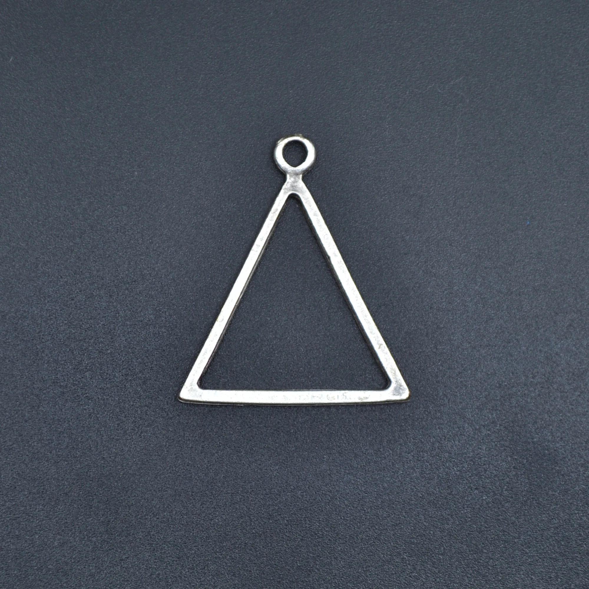 Üçgen Geometrik Kolye Ucu - Gümüş ( Silver ) Renk