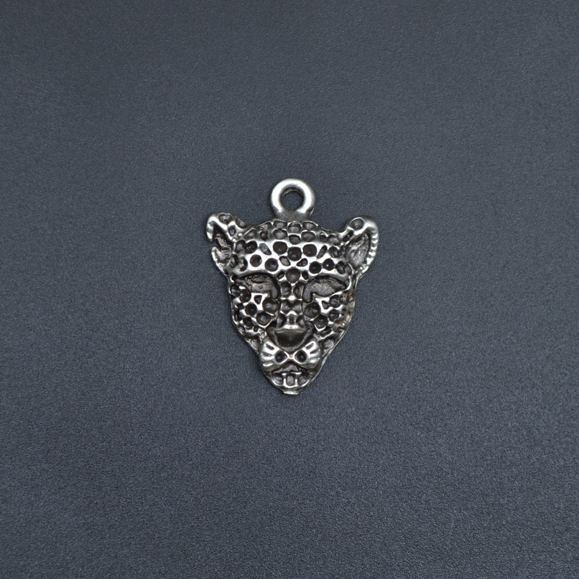 Leopar Kolye - Gümüş ( Silver ) Renk - 60 cm Deri İp Kolye