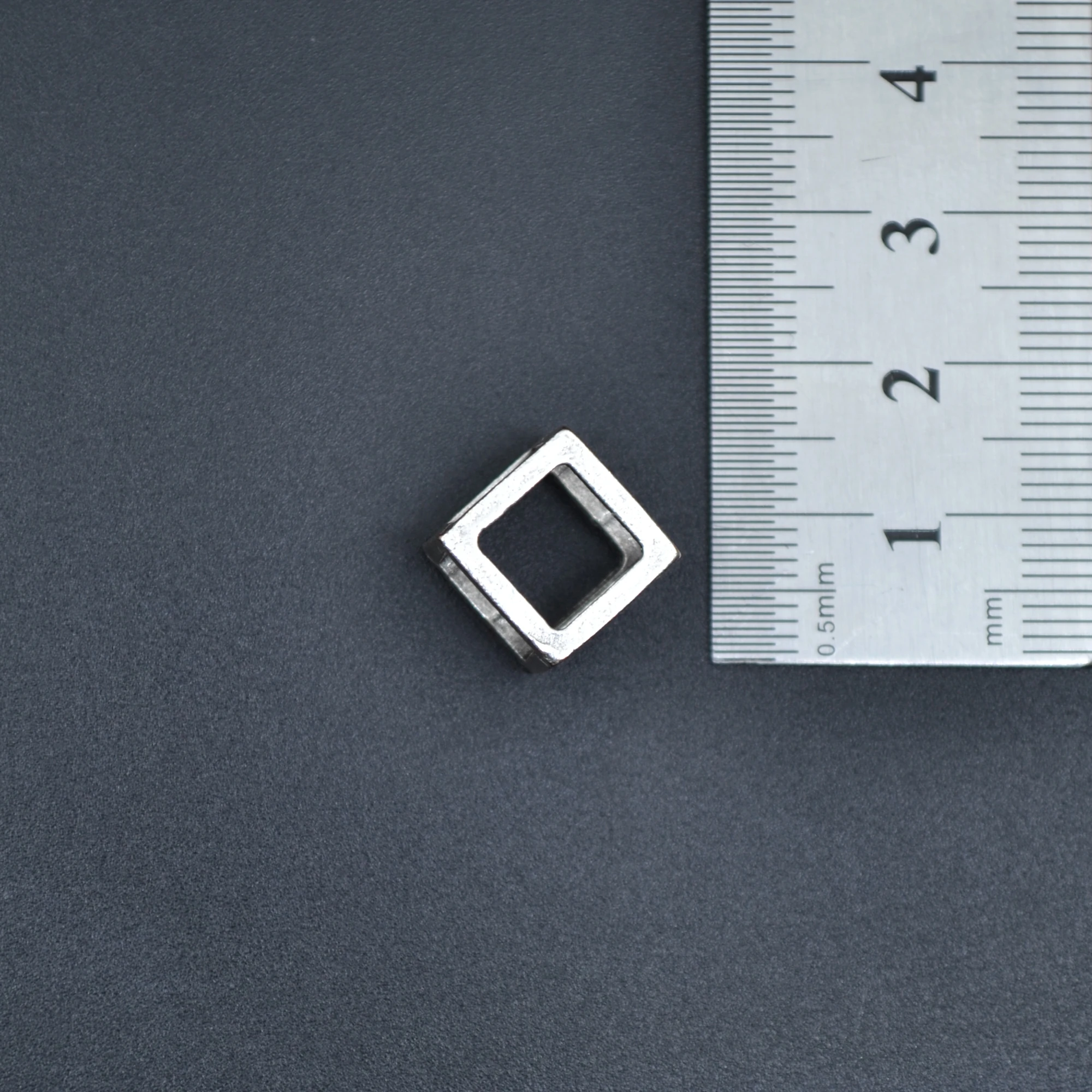 Geometrik - Küp Kolye Ucu - Gümüş ( Silver ) Renk