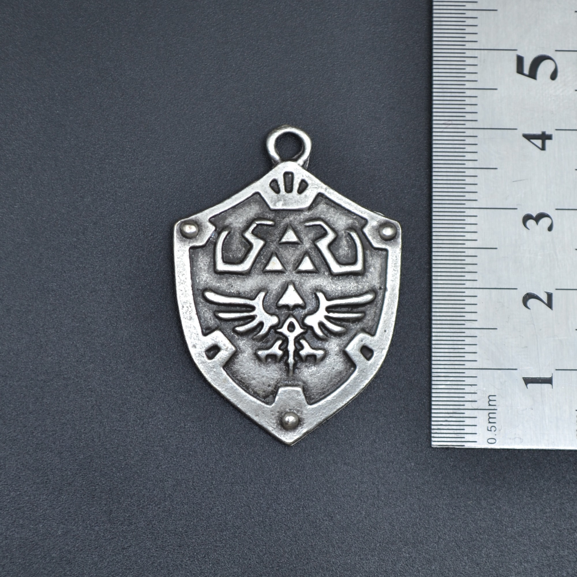 The Legend Of Zelda Kalkan Kolye - Gümüş ( Silver ) Renk - 60 cm Deri İp Kolye