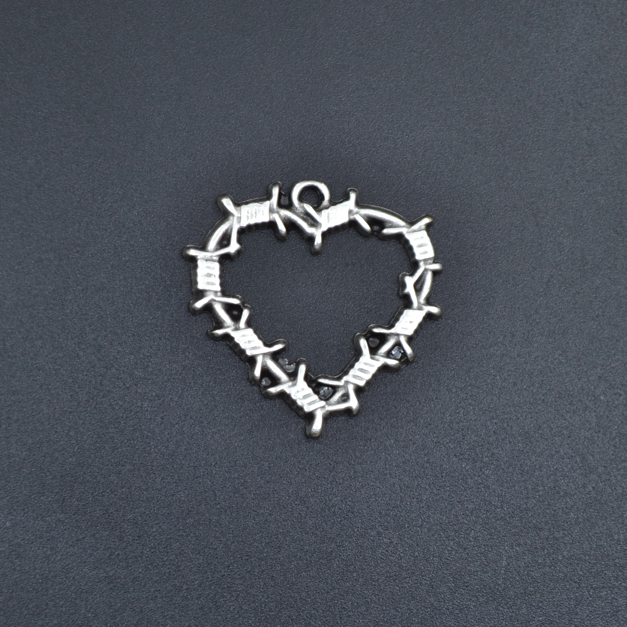 Dikenli Kalp Kolye Ucu - Gümüş ( Silver ) Renk