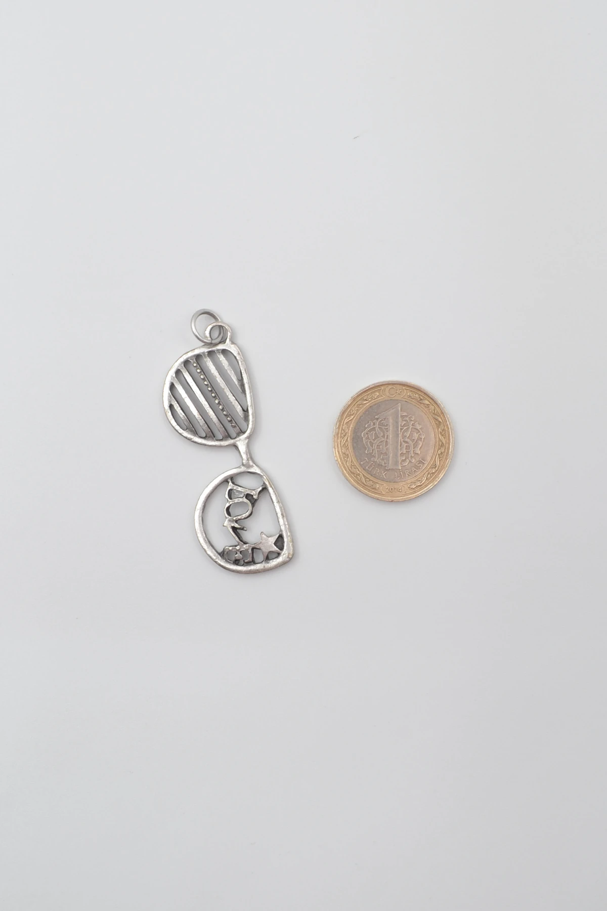 Gözlük ve Love Kolye Ucu - Gümüş ( Silver ) Renk