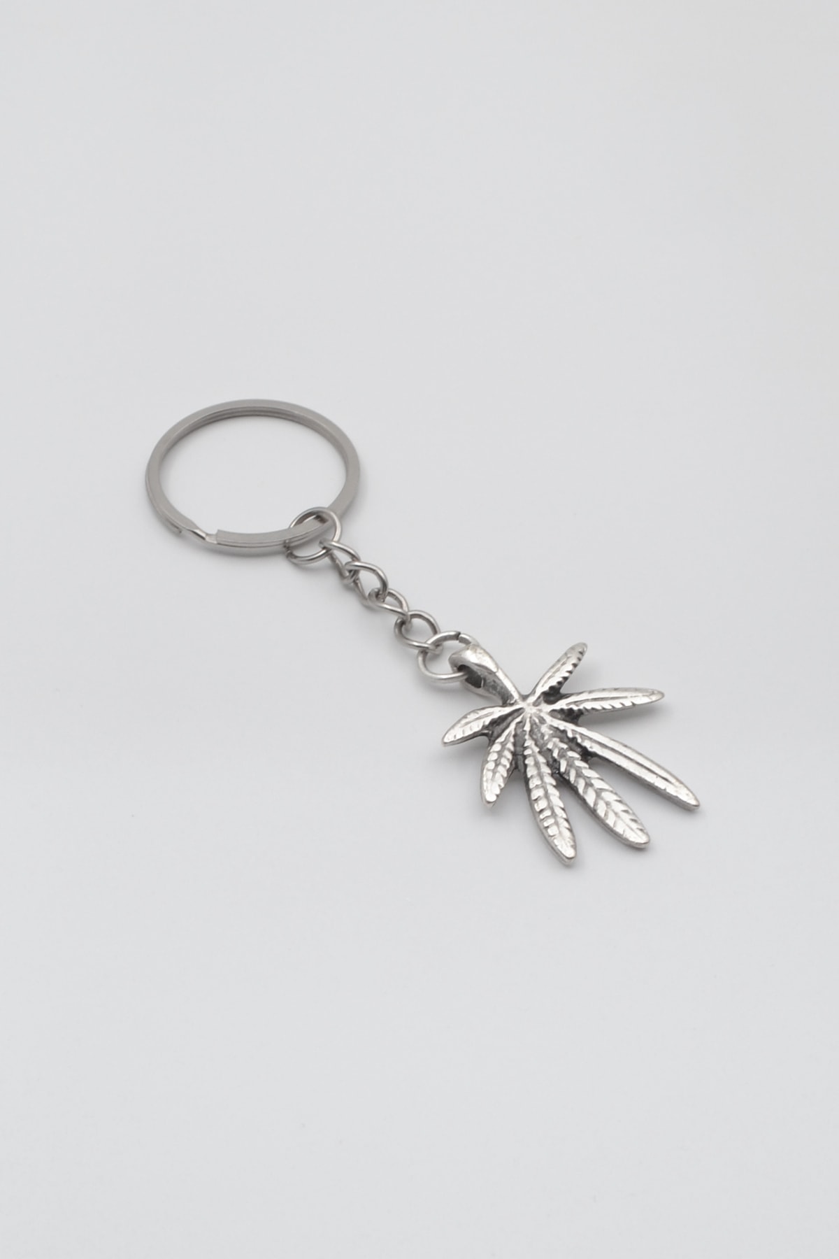 Marihuana - Kenevir Yaprak Anahtarlık - Antik Gümüş Kaplama - Kadın Erkek