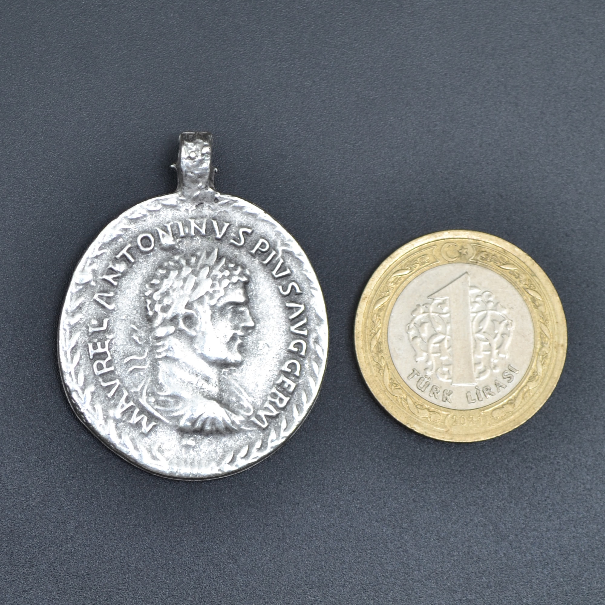 Roma Parası Sikke Kolye - Gümüş ( Silver ) Renk - 60 cm Deri İp Kolye