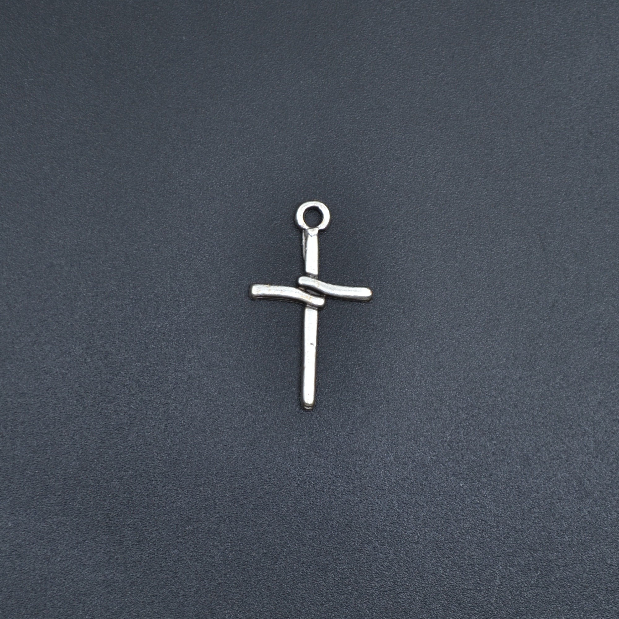 Minimal Haç Kolye - Gümüş ( Silver ) Renk - 60 cm Düz Ezme Zincir Kolye