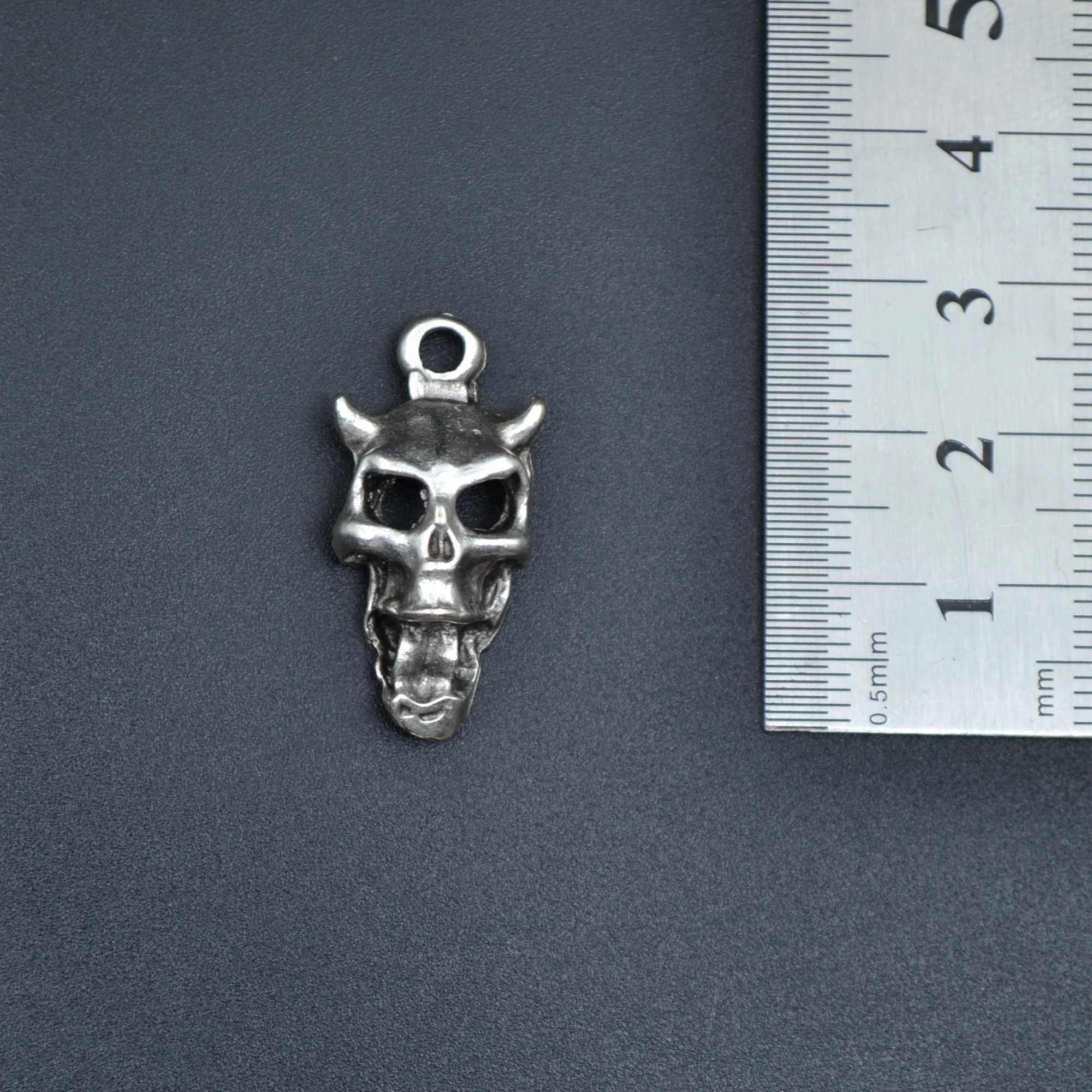 Minimal Diablo - Şeytan Kolye - Gümüş ( Silver ) Renk - 60 cm Düz Ezme Zincir Kolye