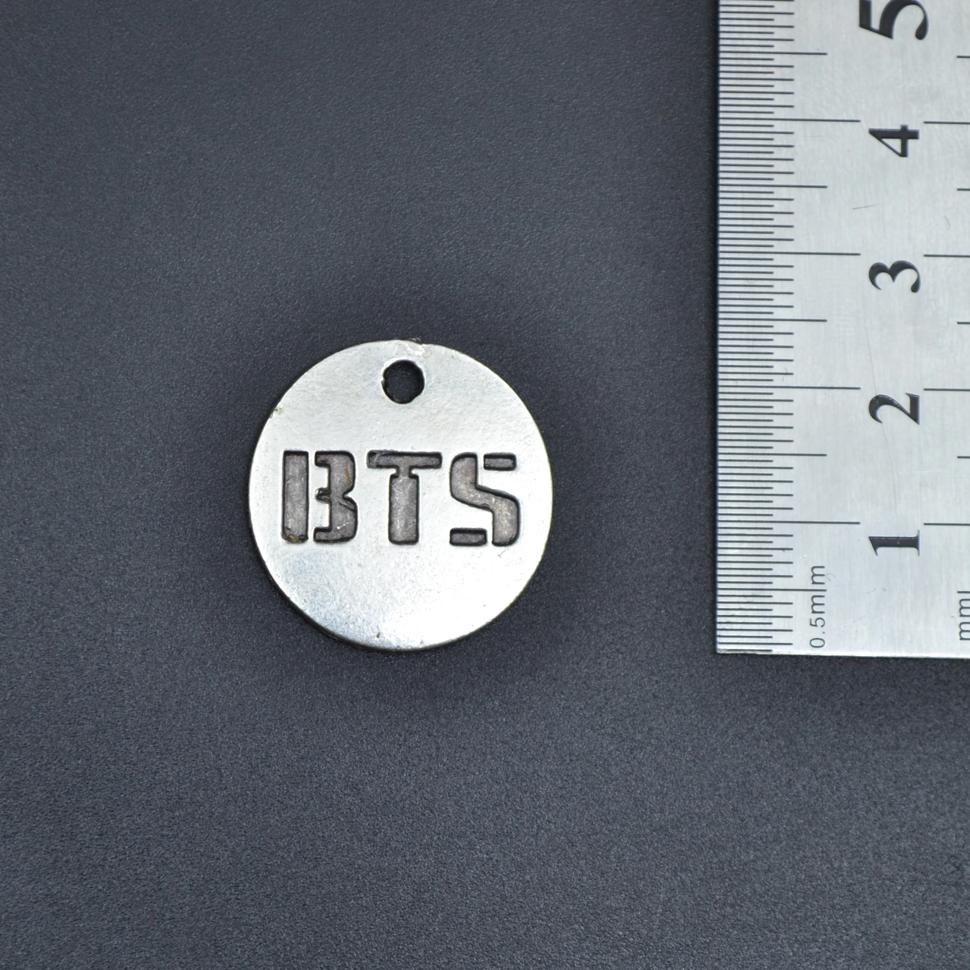 BTS Madalyon Kolye Ucu - Gümüş ( Silver ) Renk