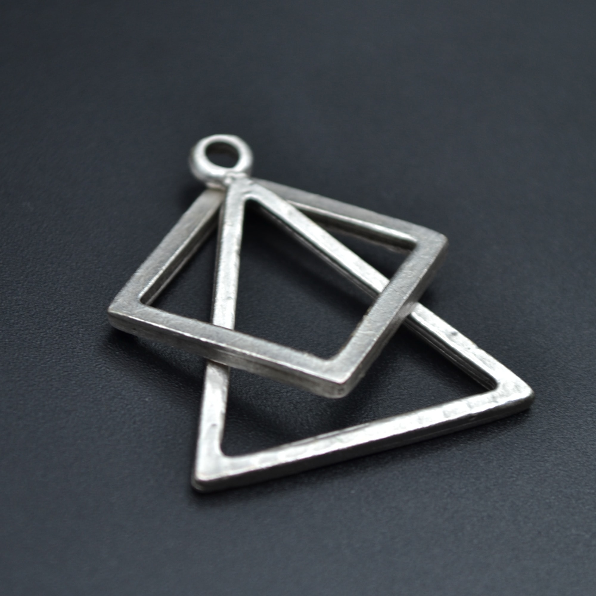Üçgen Kare Geometrik Kolye - Gümüş ( Silver ) Renk - 60 cm Deri İp Kolye