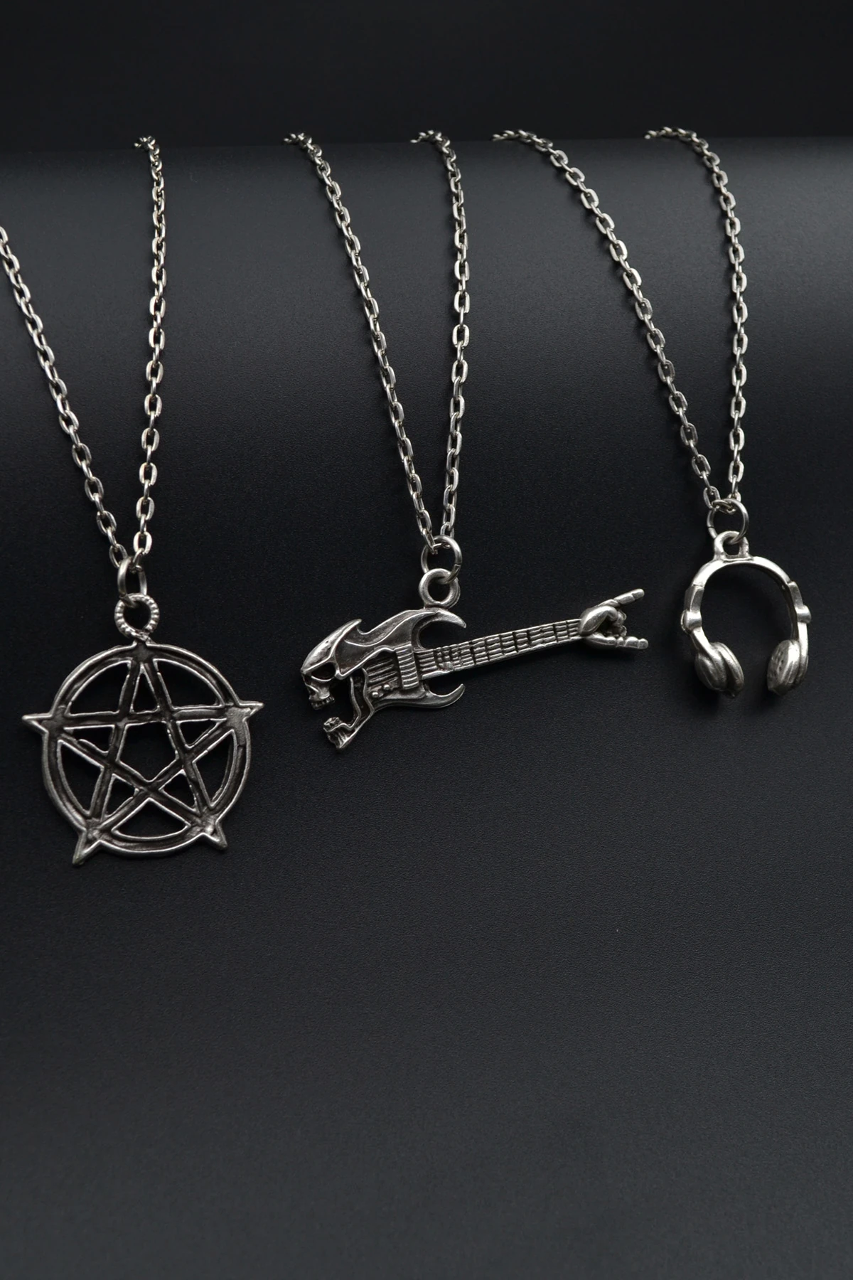 3'lü Pentagram Kuru Kafa Gitar Kulaklık Erkek Kadın Kolye Seti