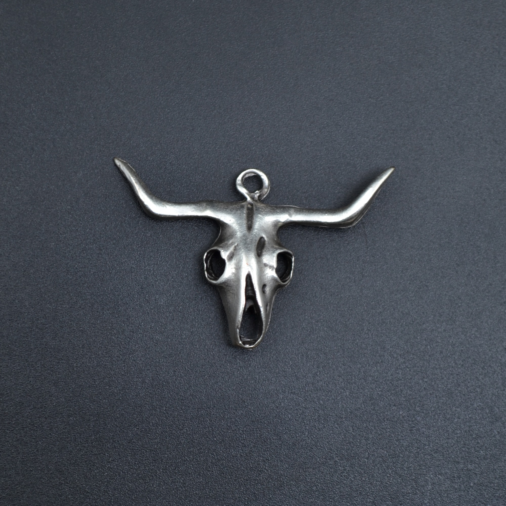 Boğa - Kuru Kafa Kolye Ucu - Gümüş ( Silver ) Renk